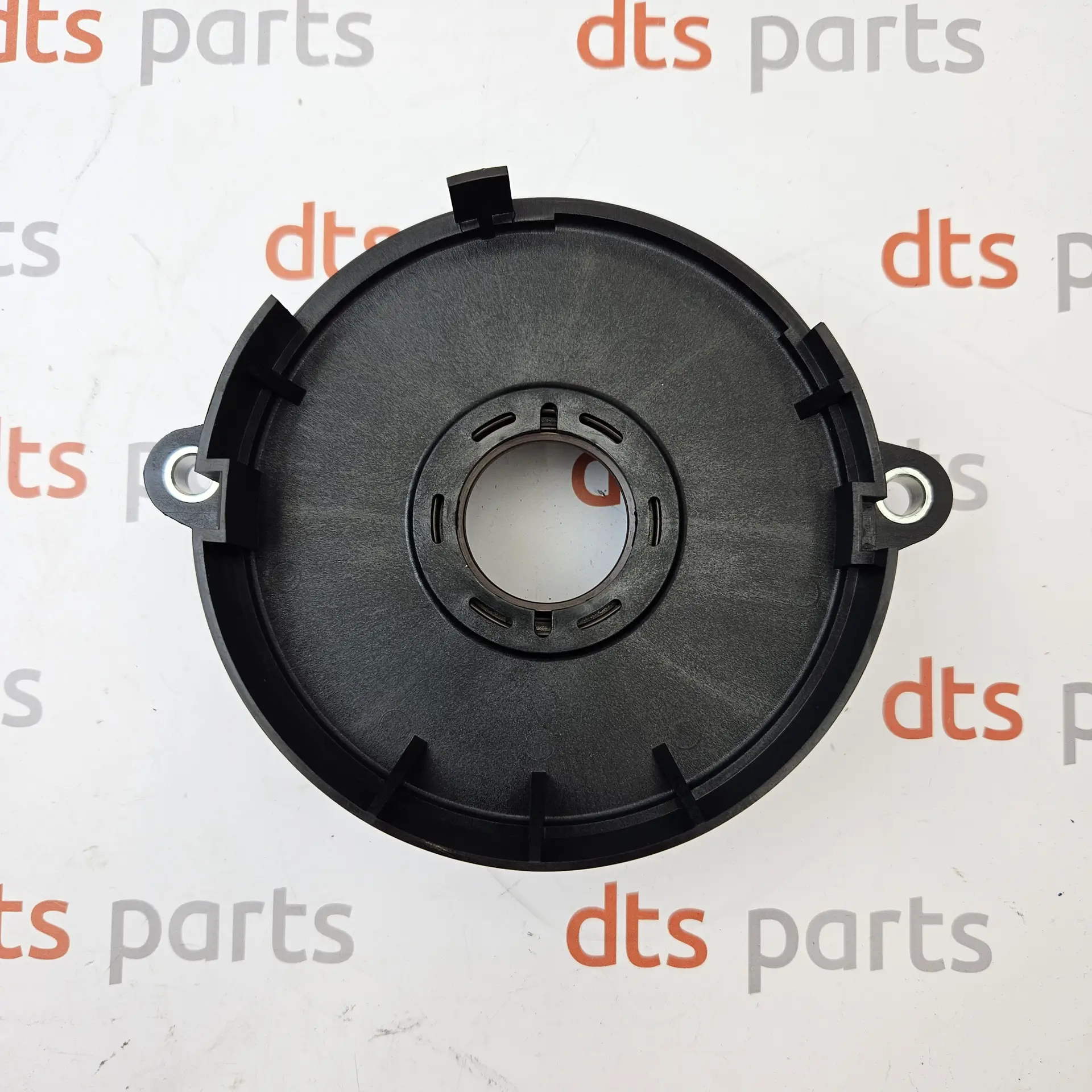 OEM Volvo 32224651 – Front engine crankshaft oil seal flange