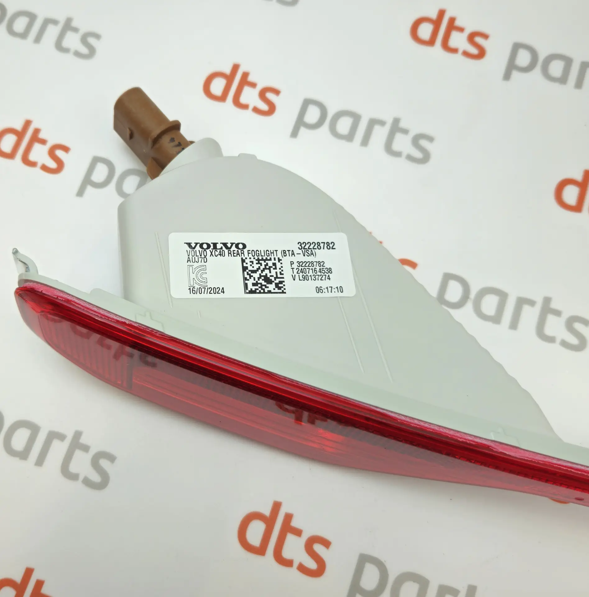 OEM Volvo 32228782 – Rear left foglight