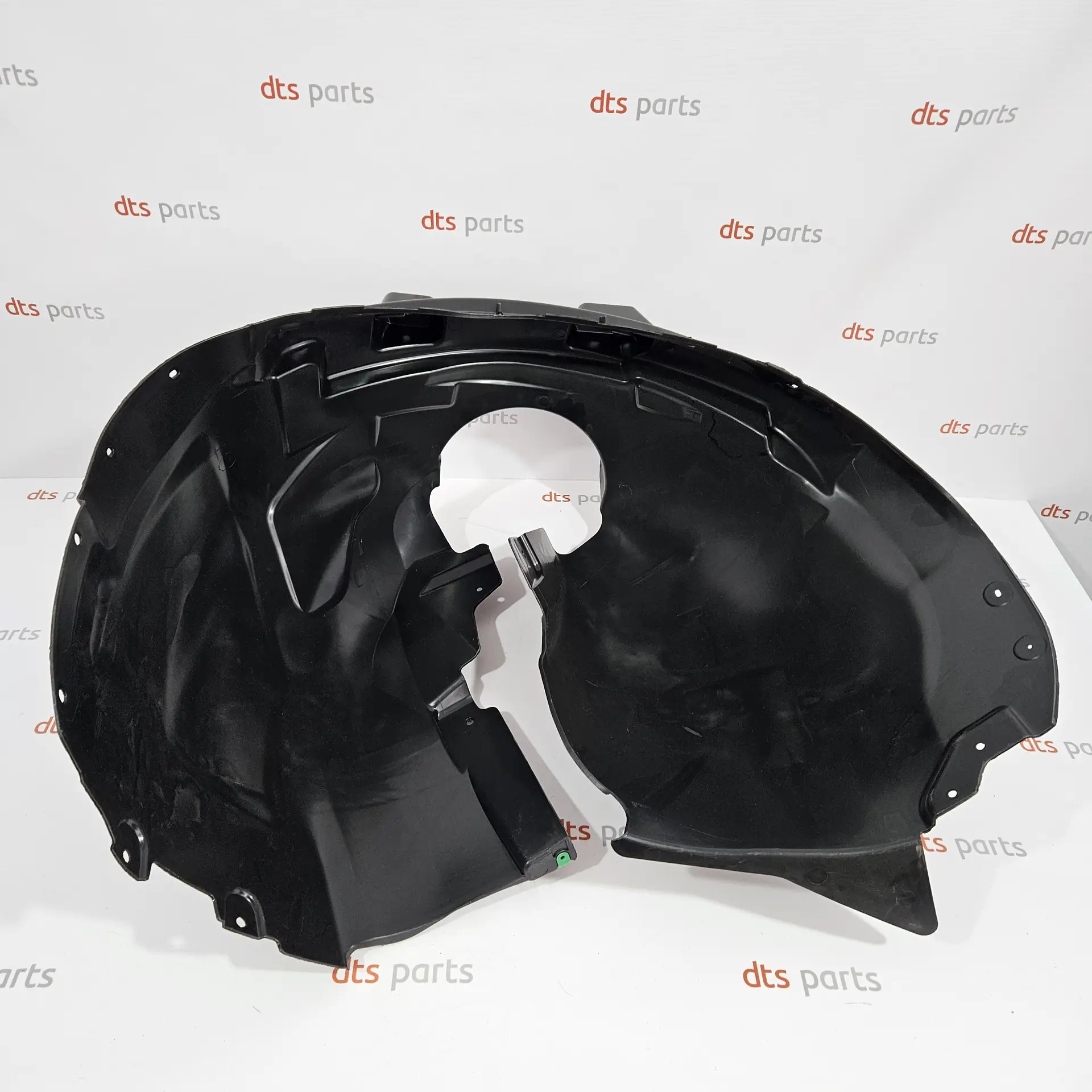 OEM Volvo 32241406 – Front left arch liner
