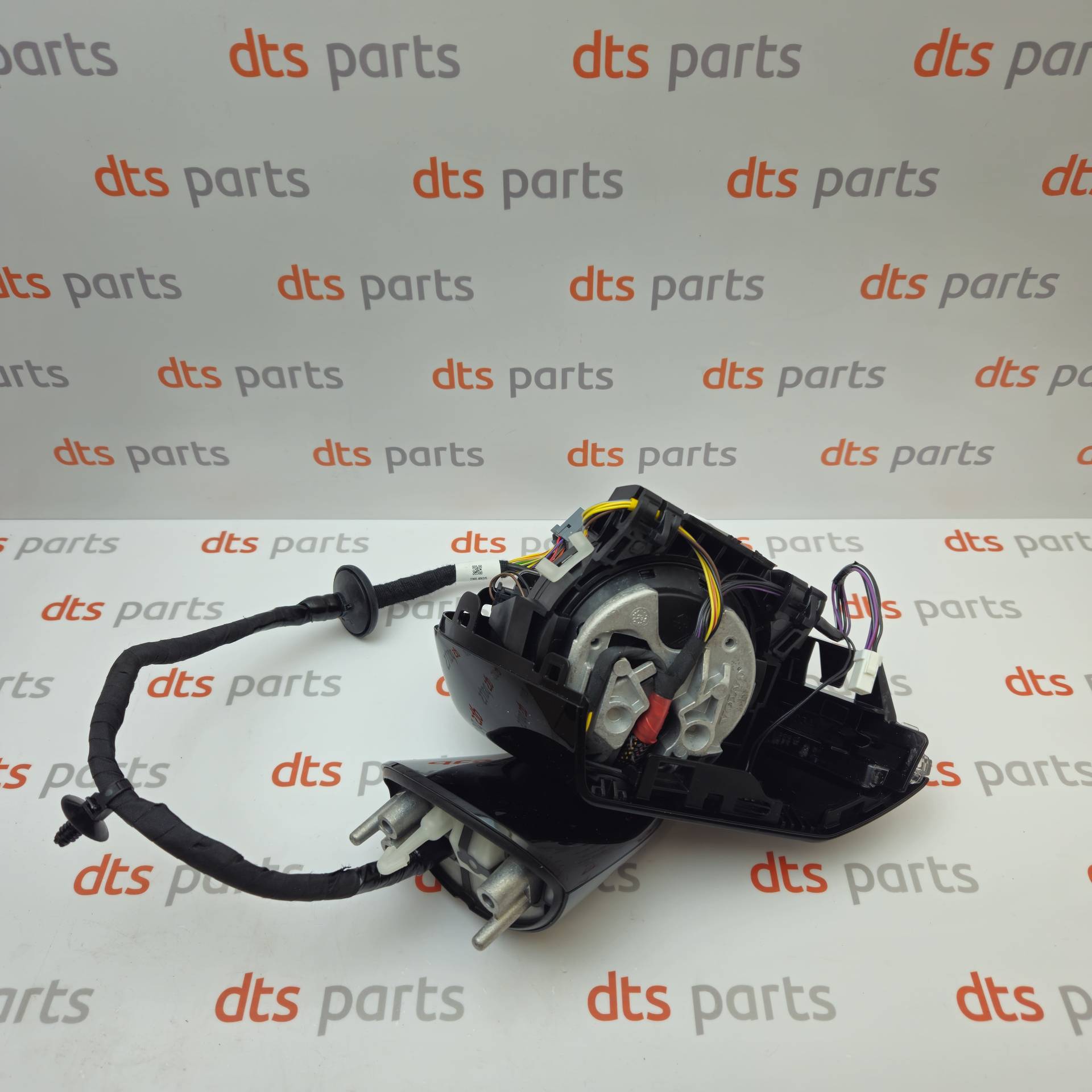 OEM Volvo 32244587 – Right side rear view mirror housing