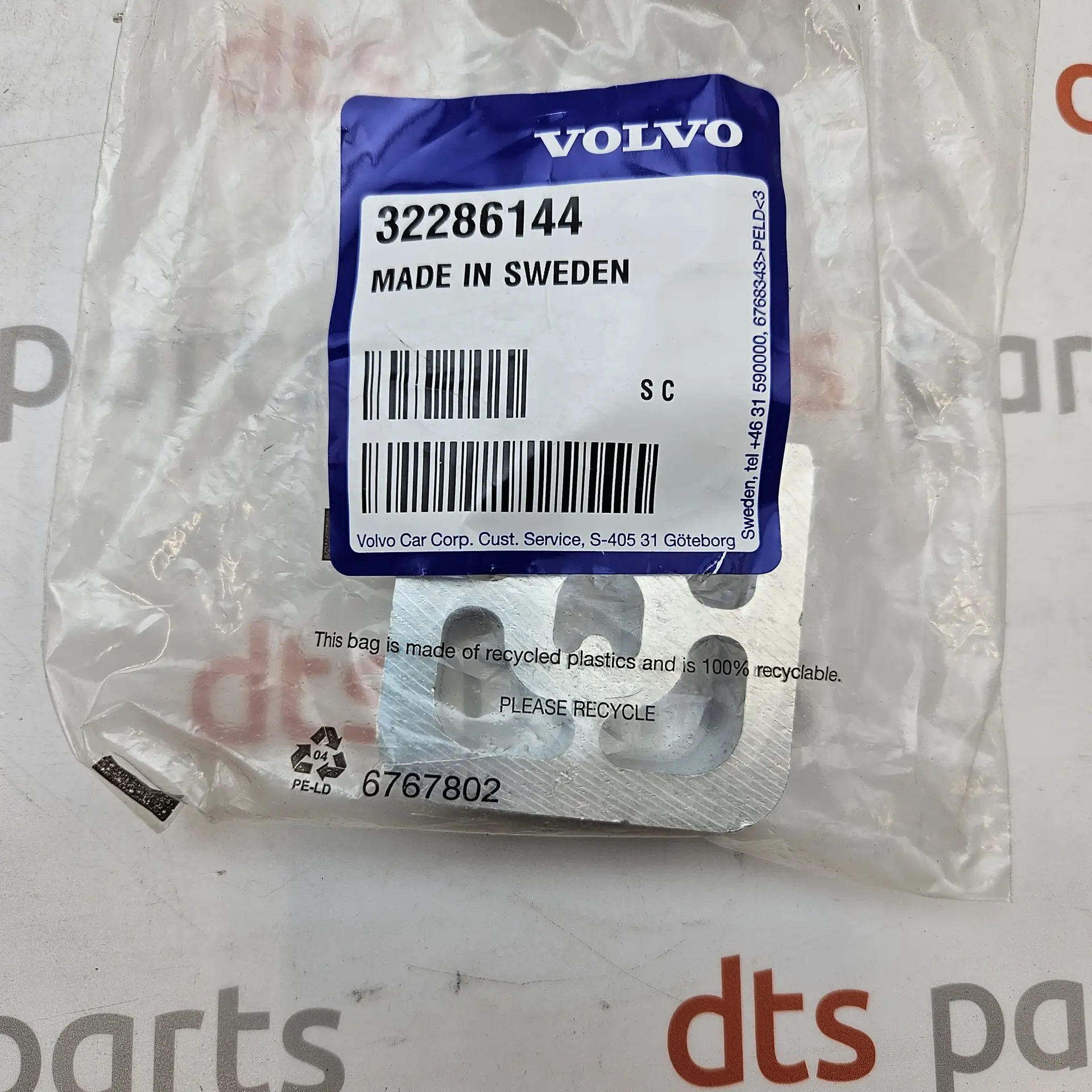OEM Volvo 32286144 – Rear leaf spring mounting spacer block