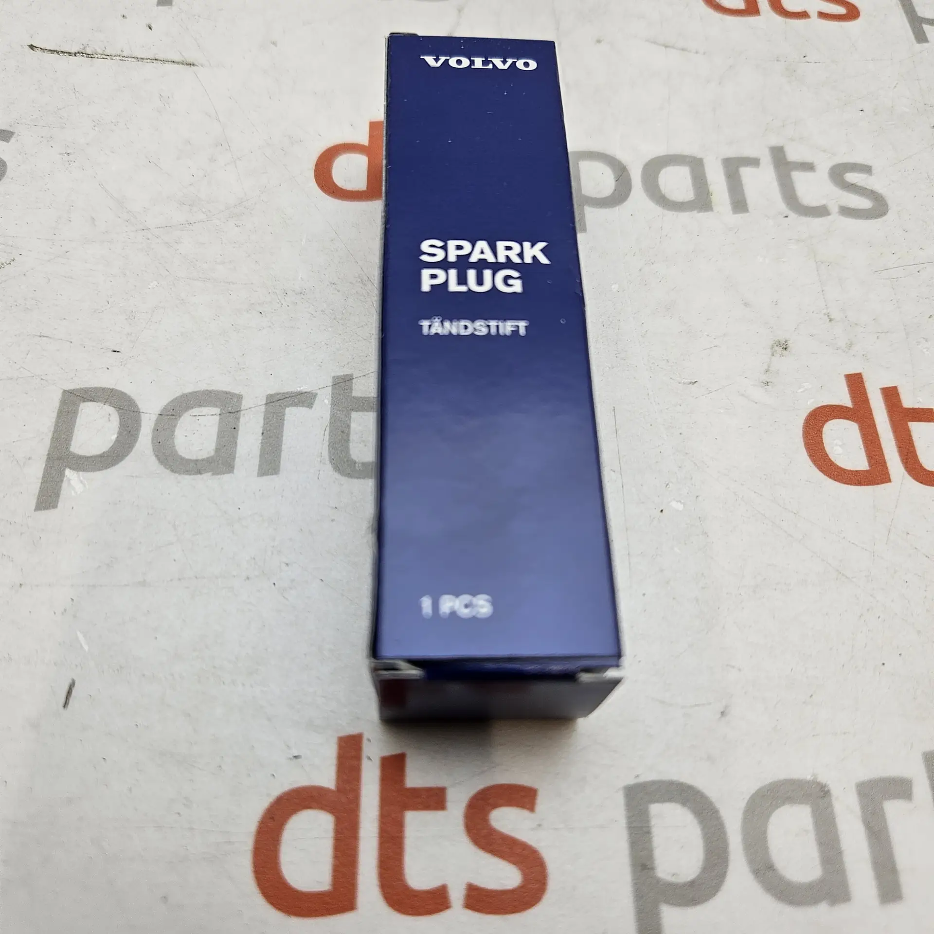 OEM Volvo 32290011 – Spark plug kit (Set of 4)