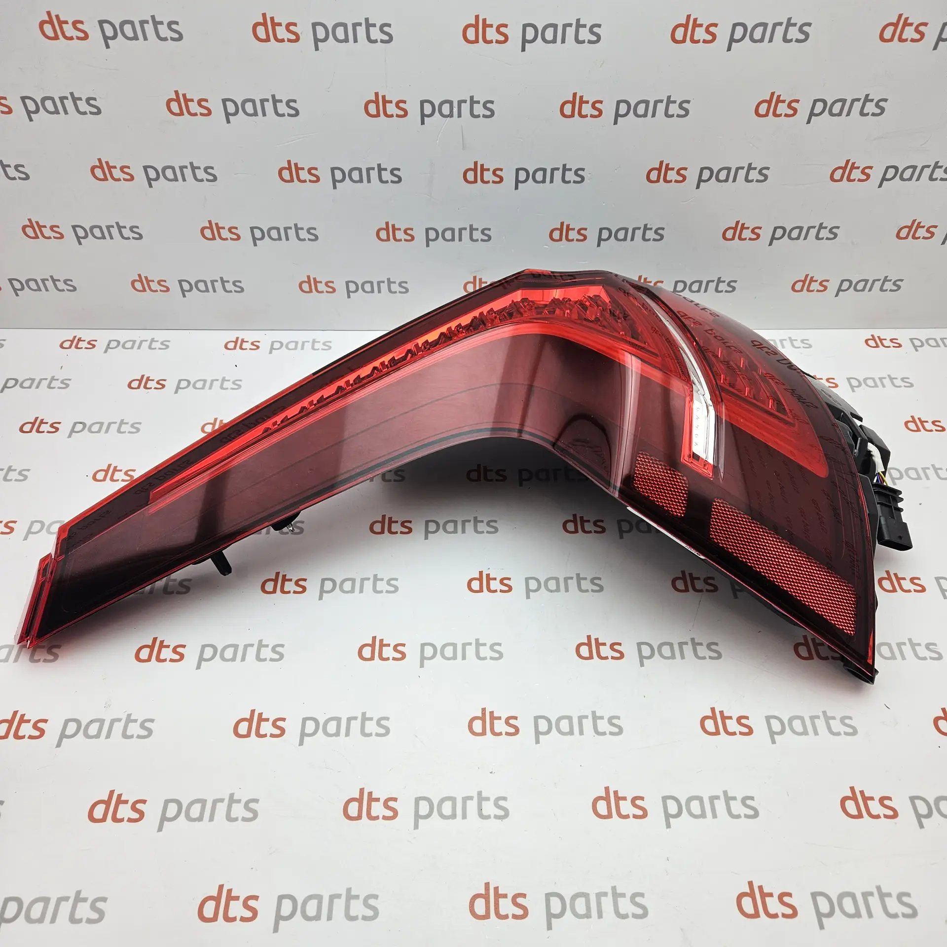 OEM Volvo 32291358 – Rear left taillight