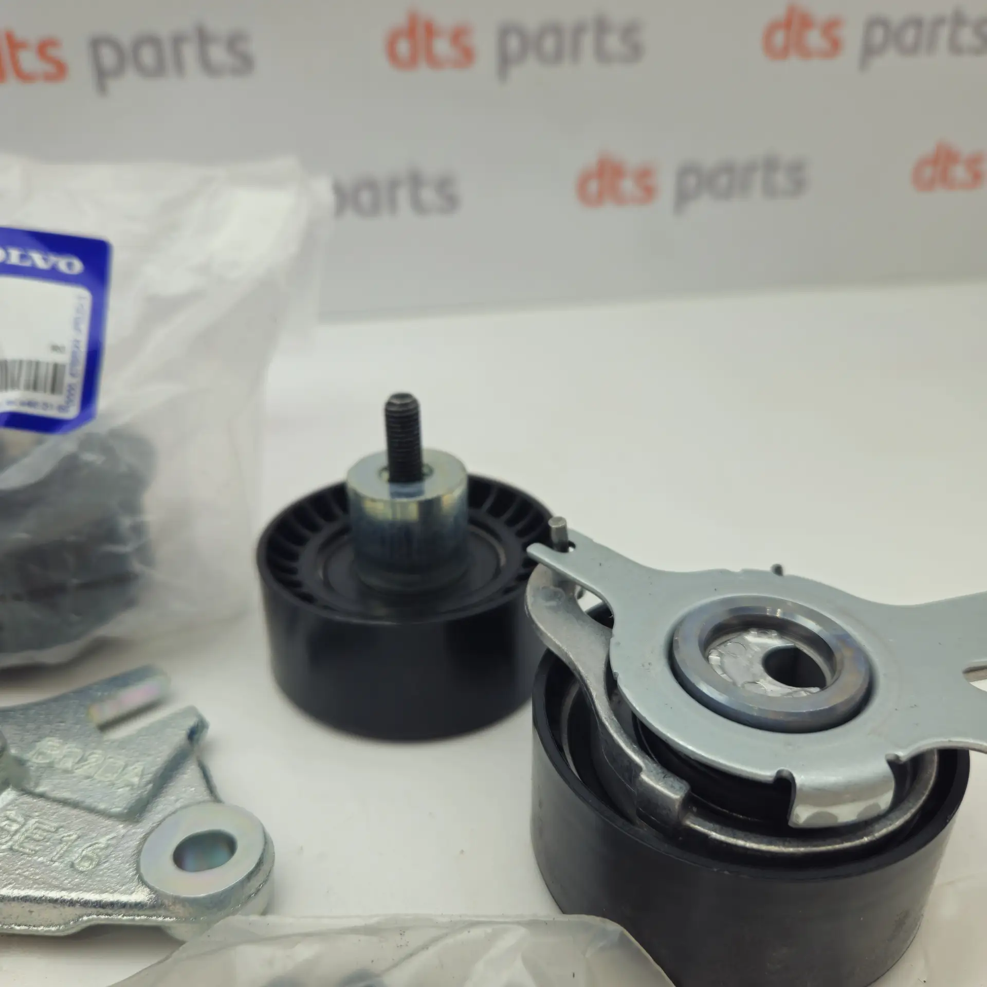 OEM Volvo 32298302 – Timing belt lit