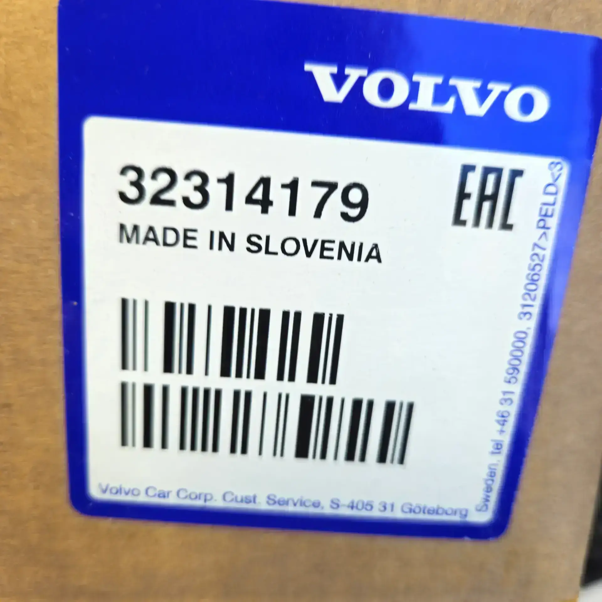 OEM Volvo 32314179 – Front right headlight