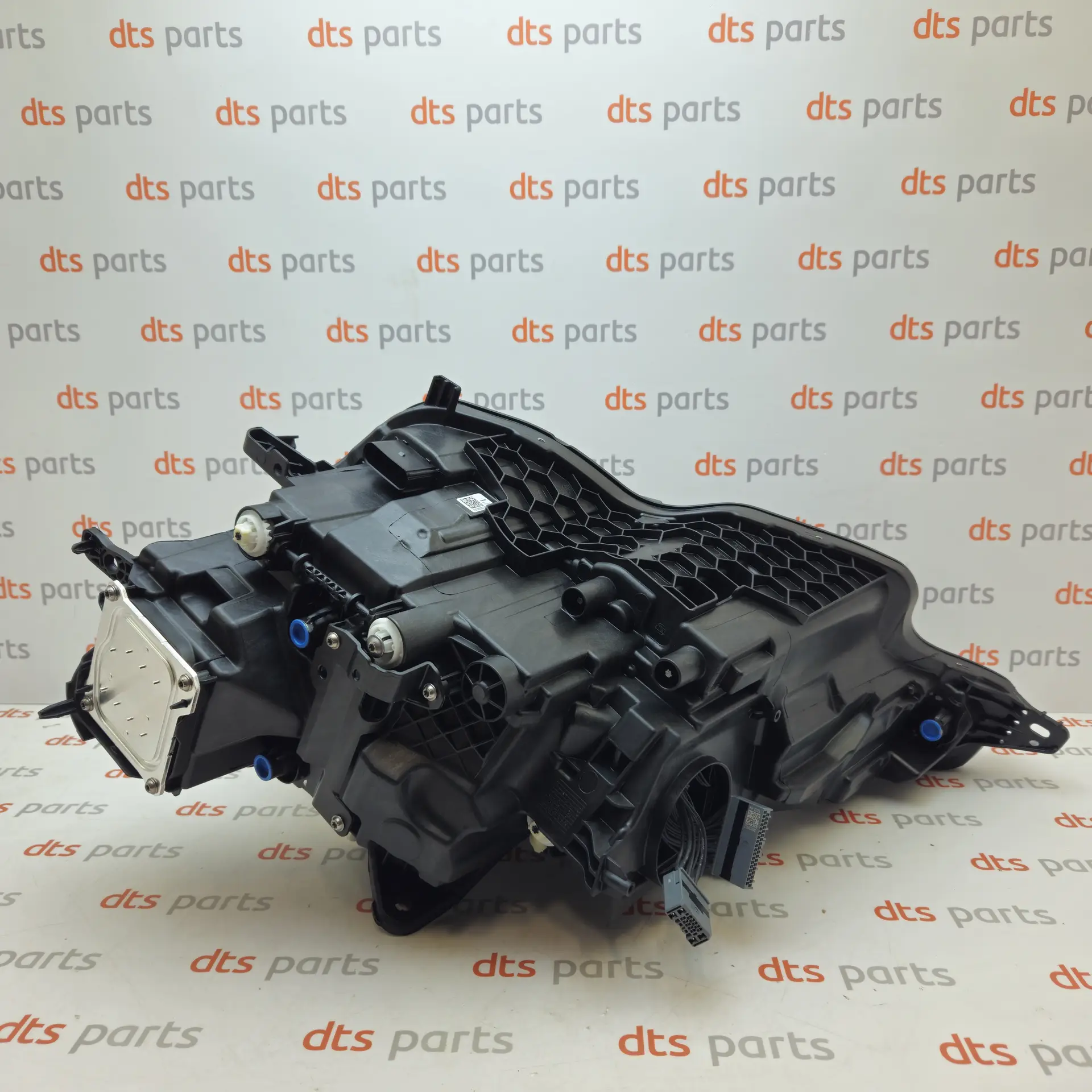 OEM Volvo 32314191 – Front right side headlight