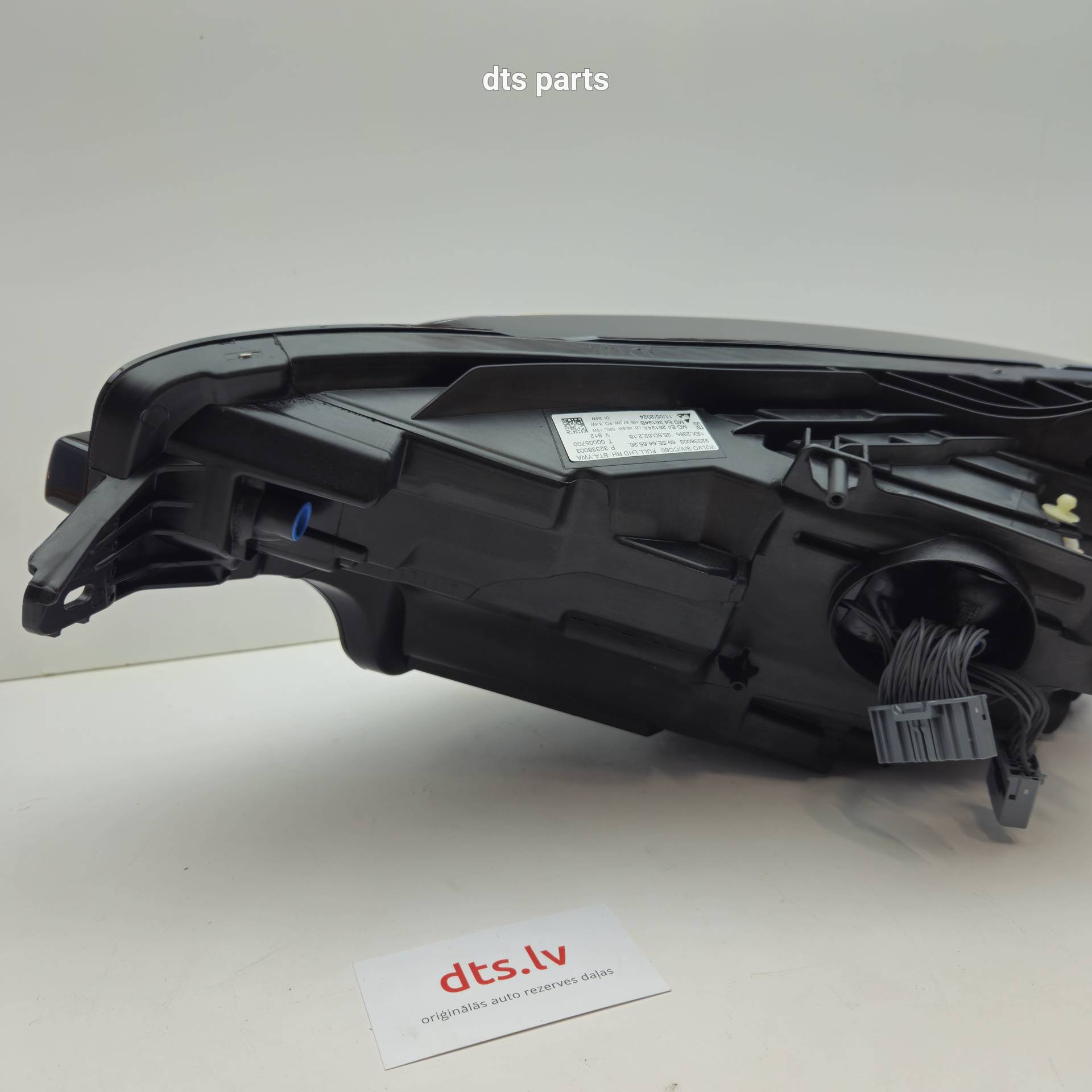 OEM Volvo 32338003 – Right, front headlight (LED)