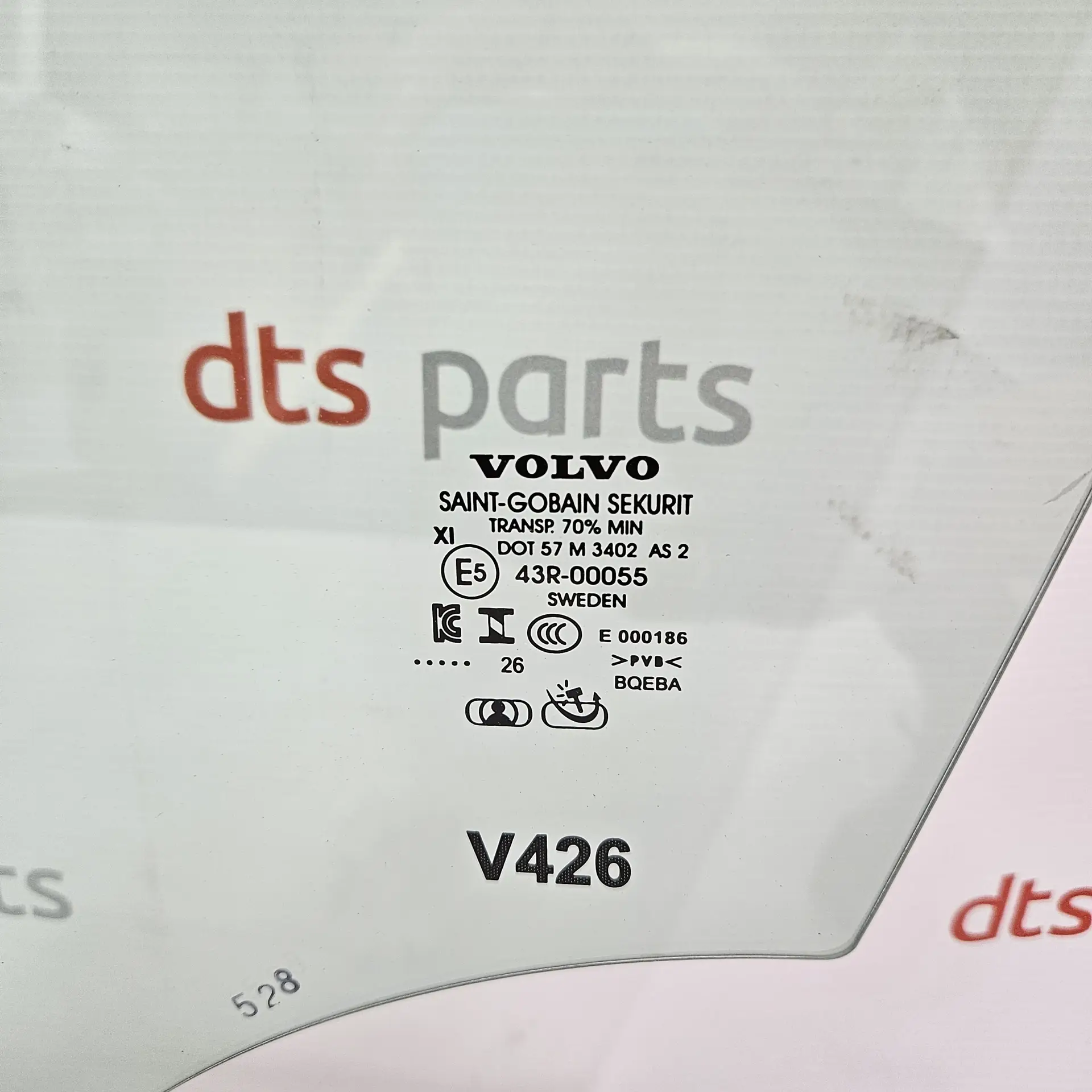 OEM Volvo 32368735 – Front left-hand driver-side door window laminated glass