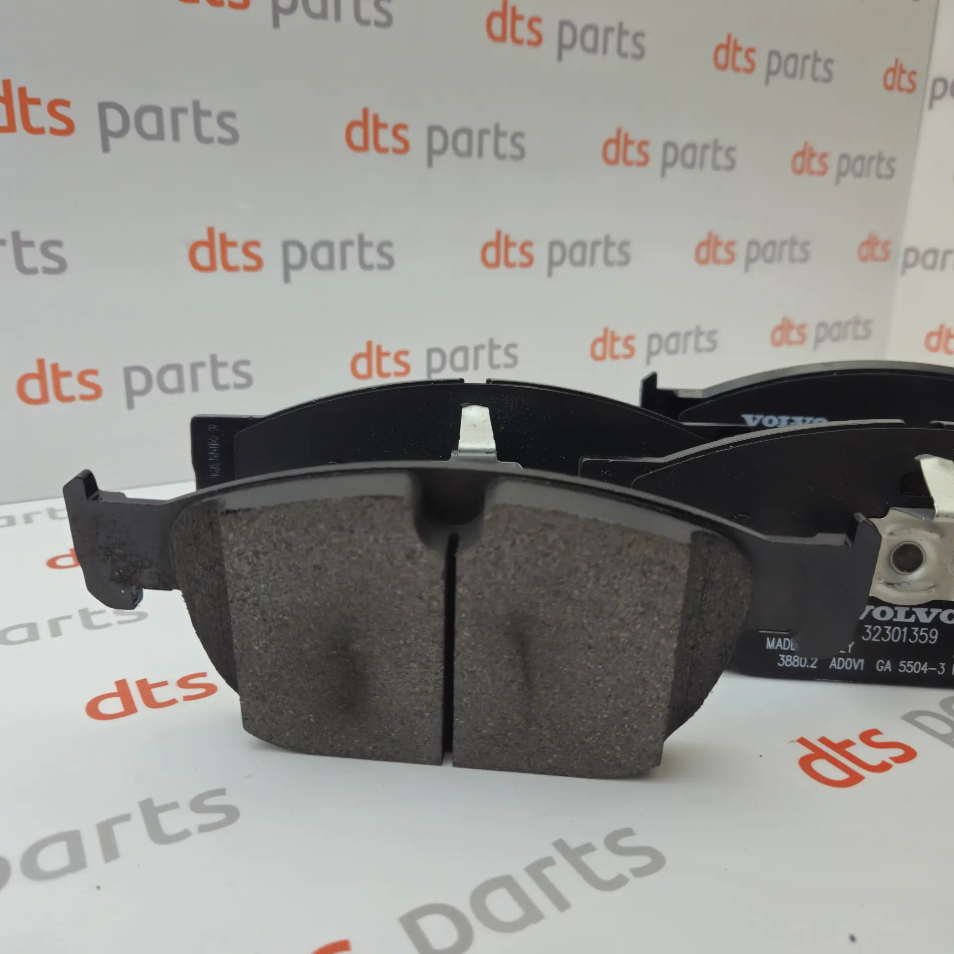OEM Volvo 32373124 – Front brake pad set