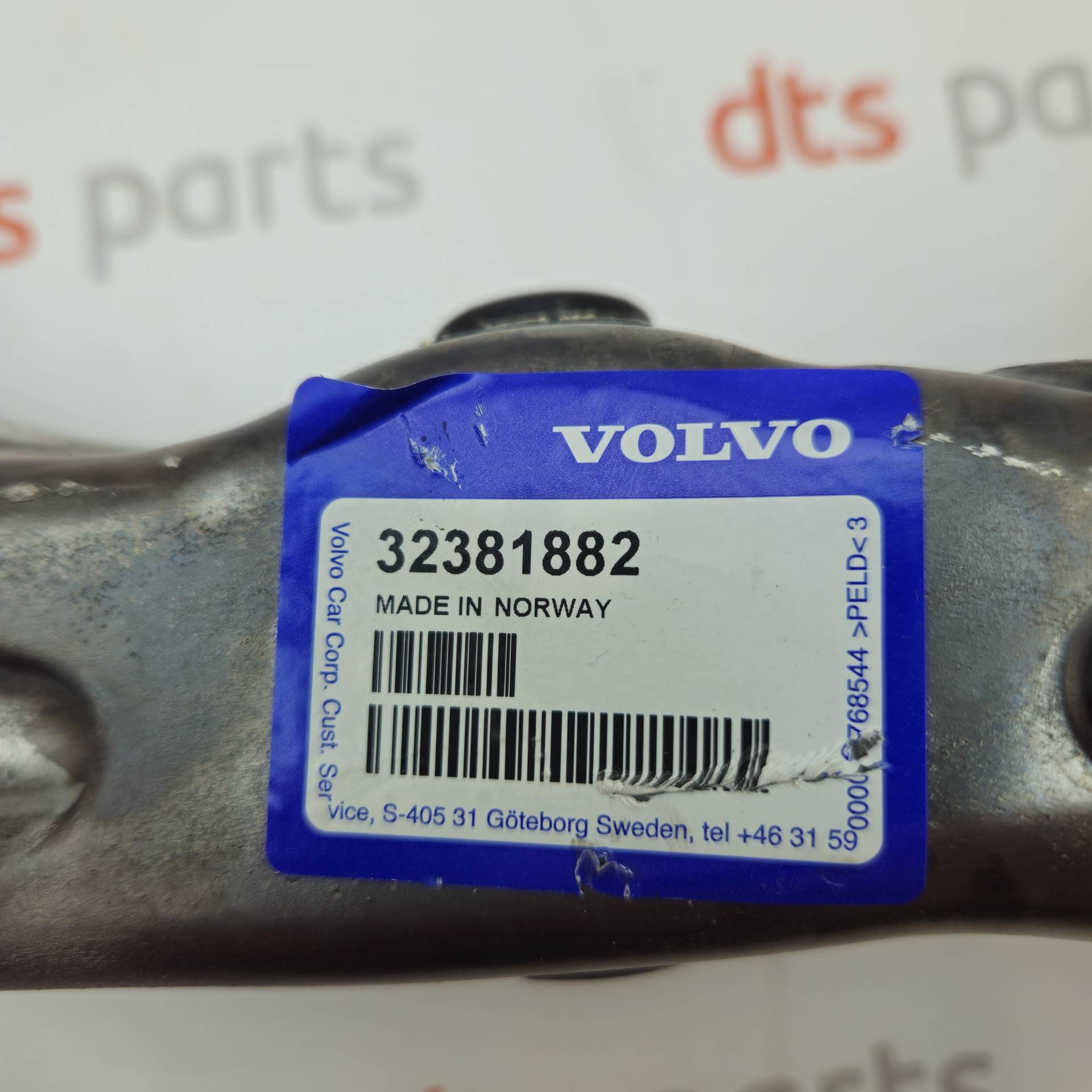 OEM Volvo 32381882 – Front left lower control arm