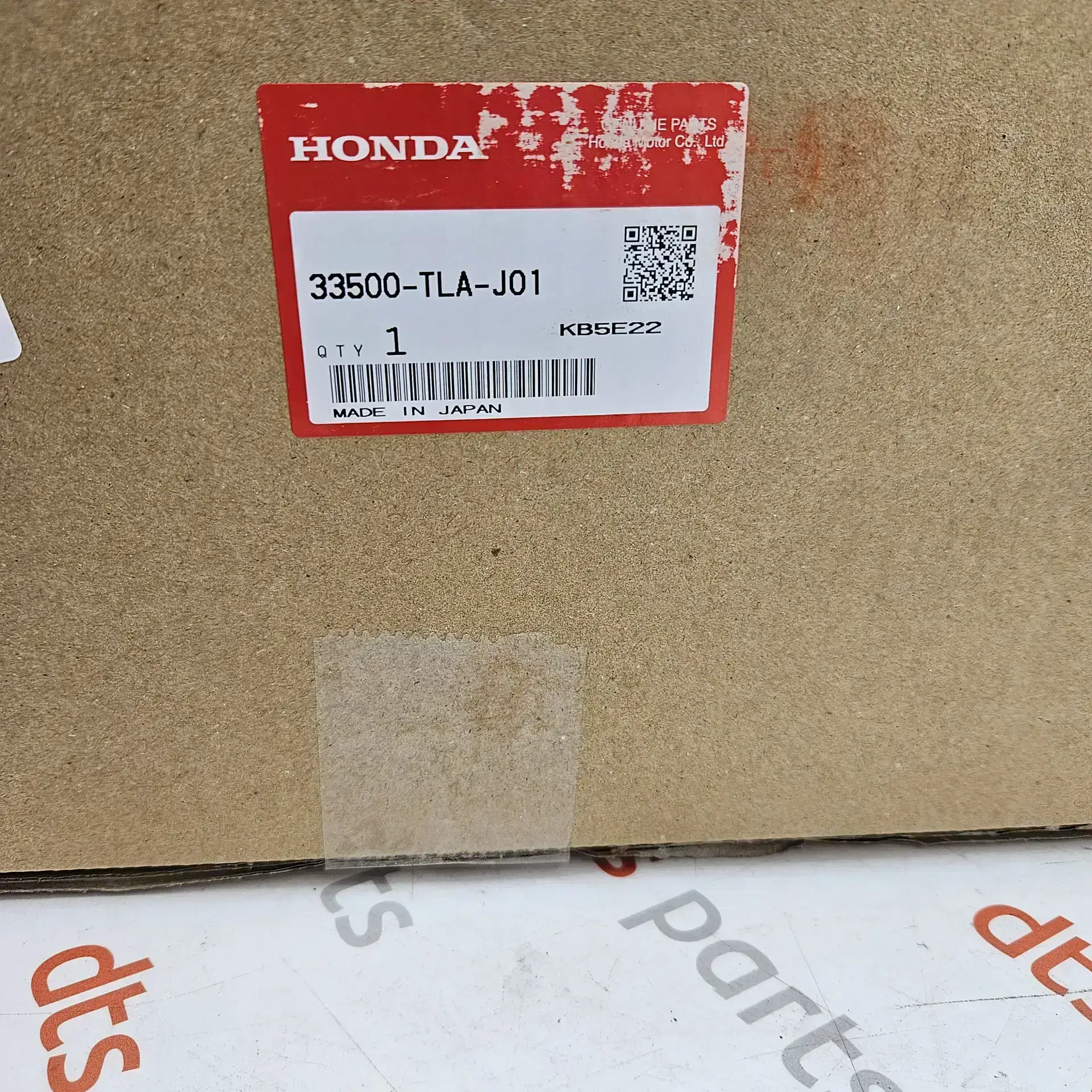 OEM Honda 33500TLAJ01 – Rear right taillight