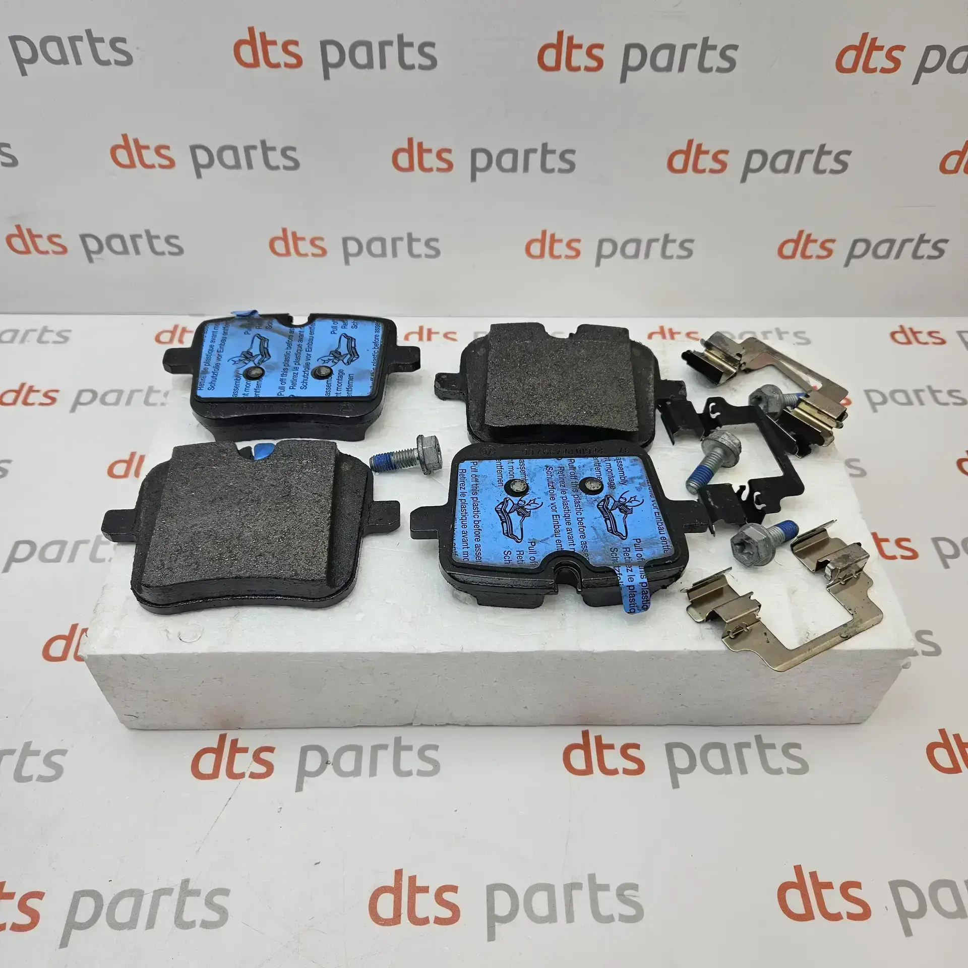 OEM BMW 34216885187 – Repair kit, rear brake pads asbestos-free