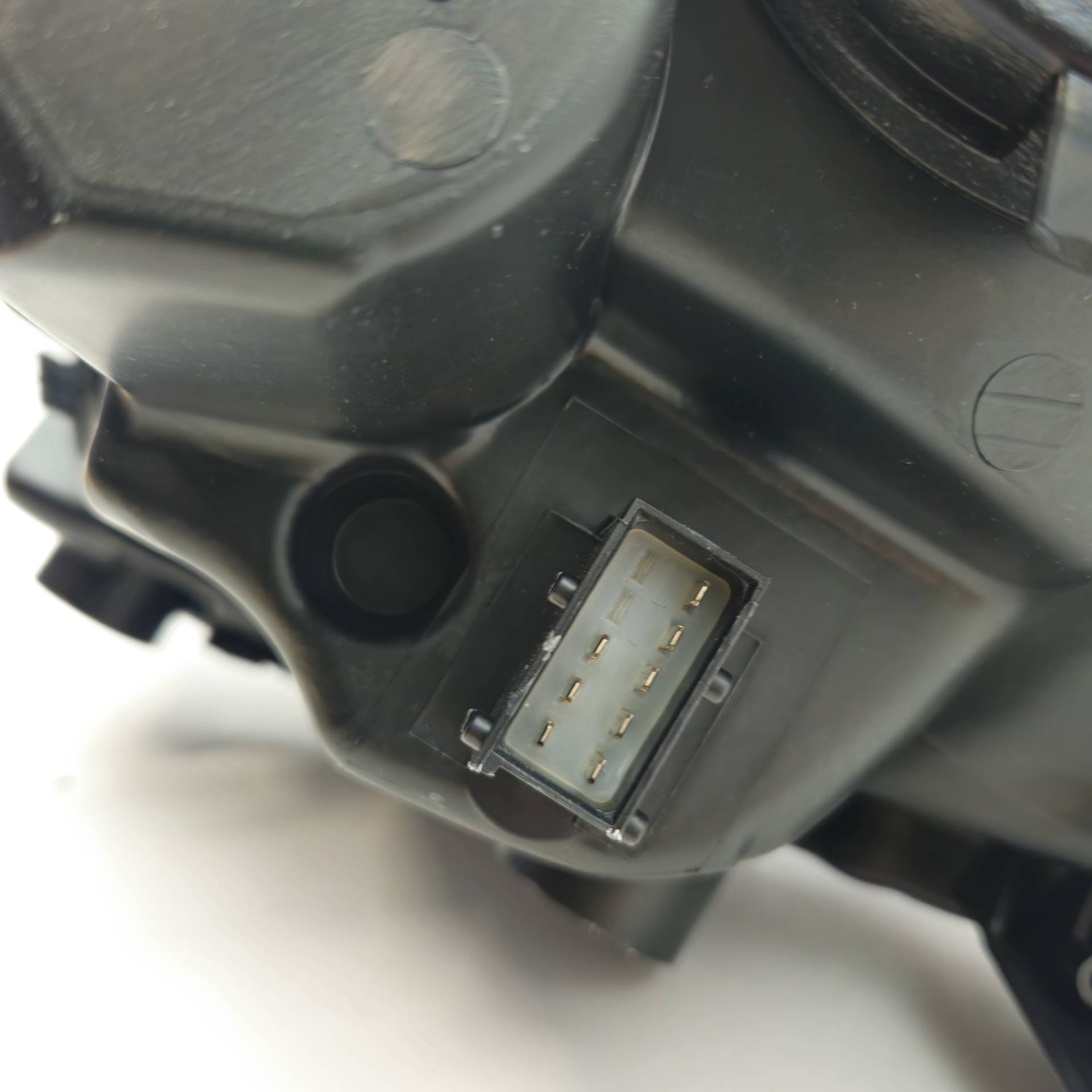 OEM Suzuki 3512051K20 – Right Healight