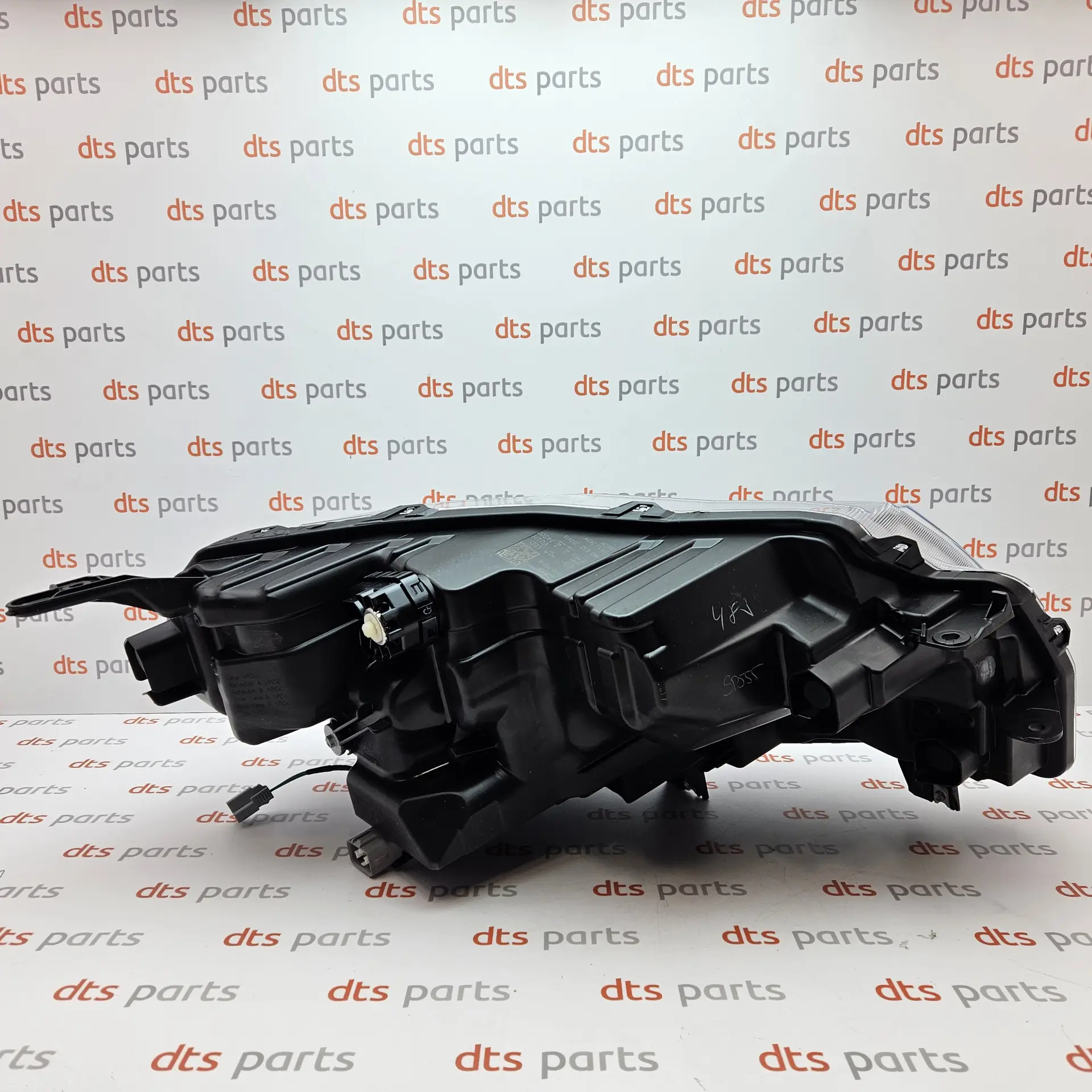 OEM Suzuki 3532074S00 – Front left LED headlight