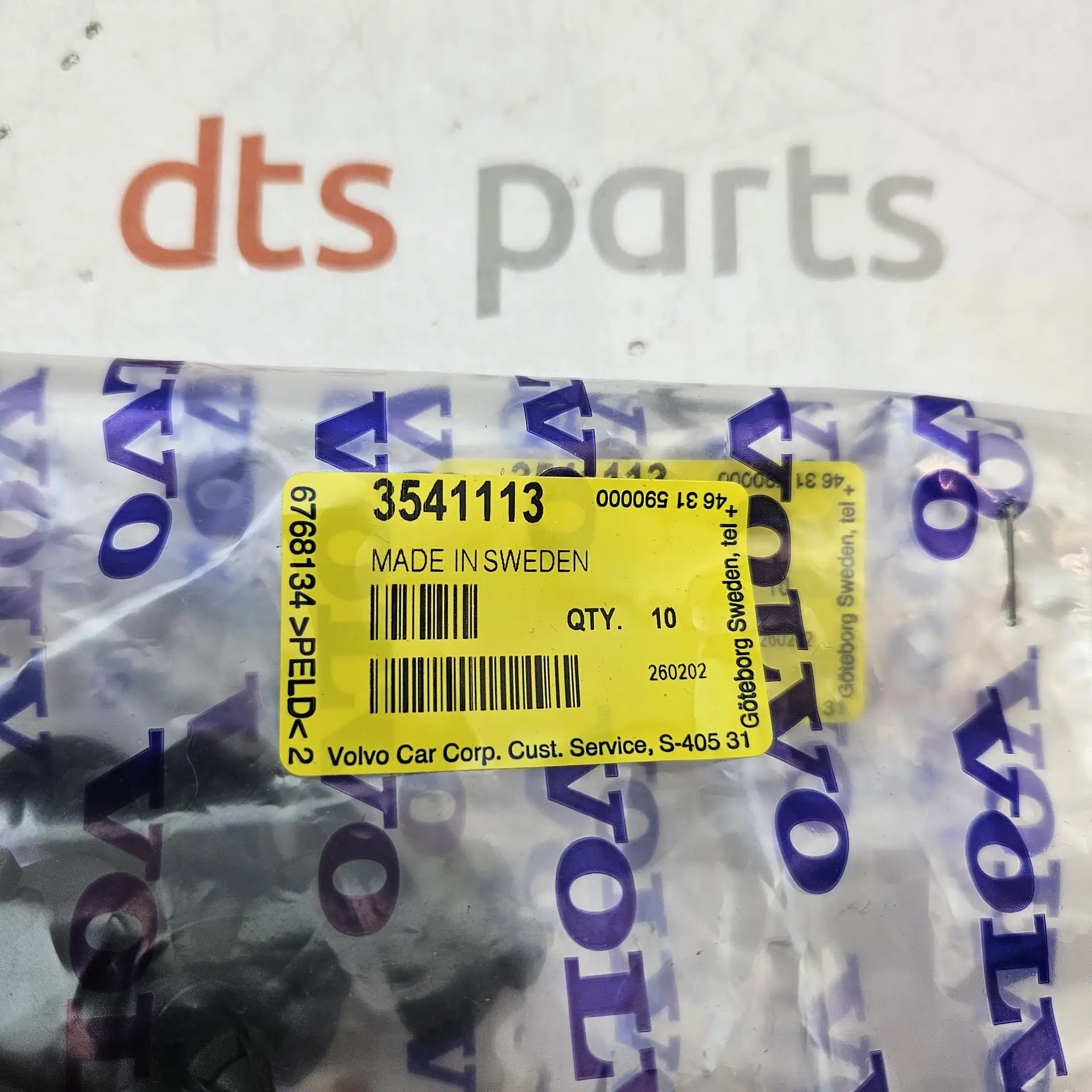 OEM Volvo 3541113 – Multi-purpose push-type trim expansion rivet