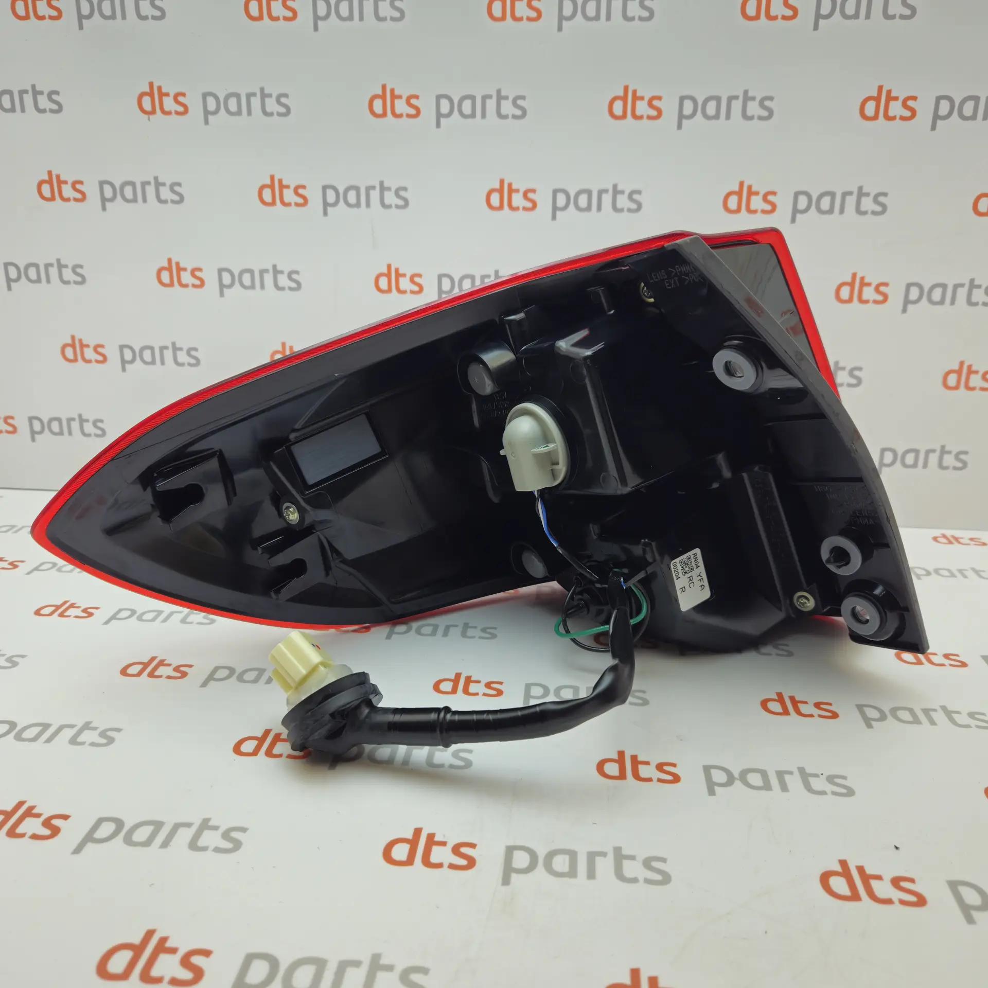 OEM Suzuki 3565086R00 – Rear right tail light