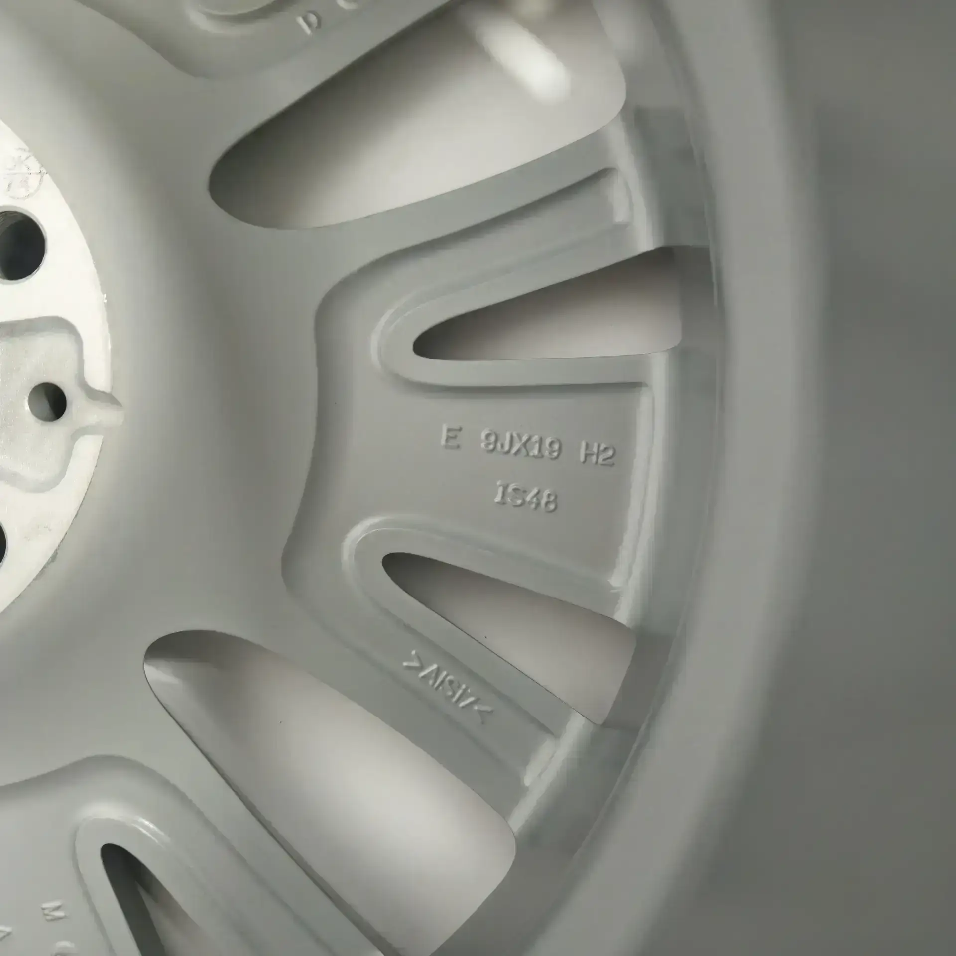OEM BMW 36116883124 – Light alloy disc wheel 19'' 9Jx19 ET:48