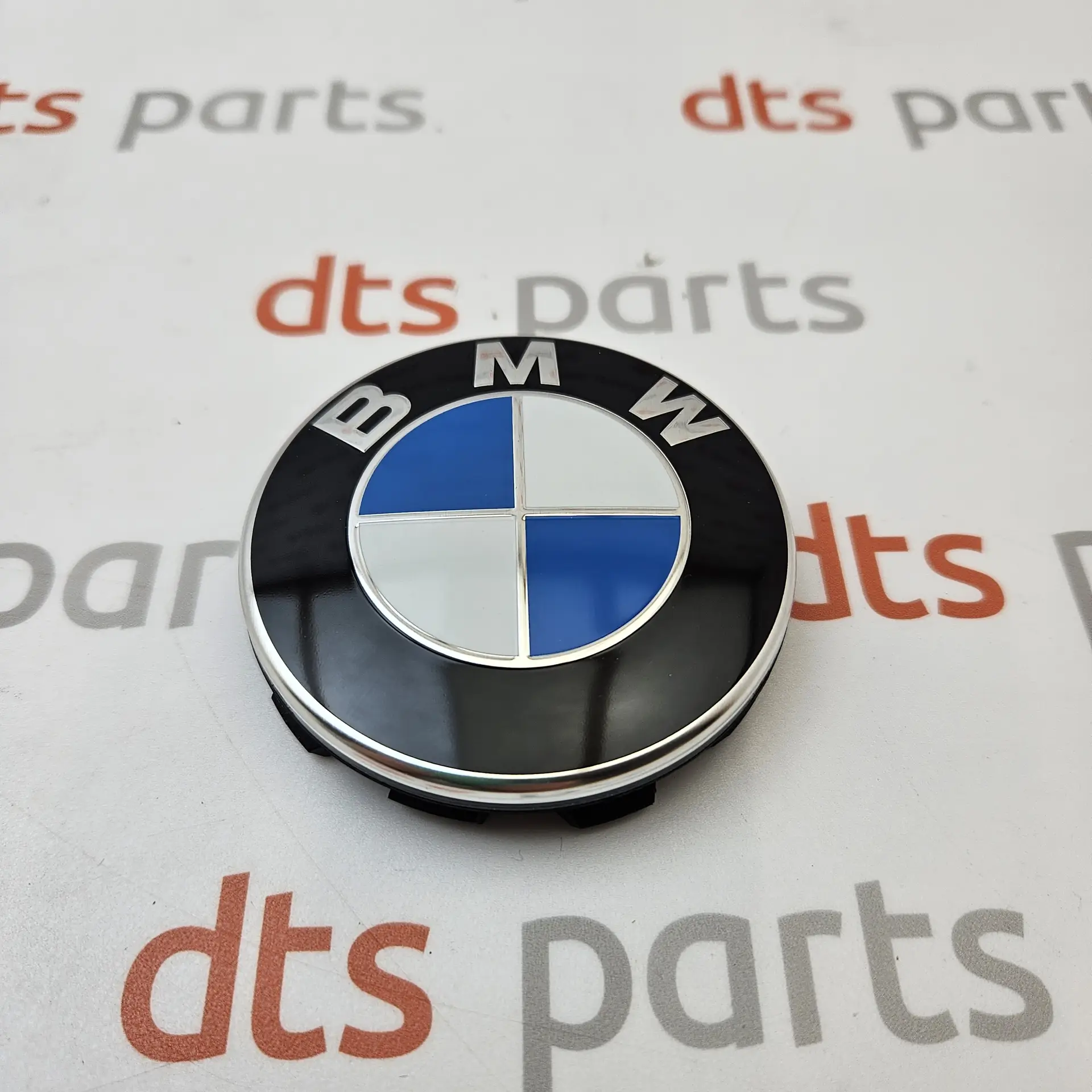 OEM BMW 36136783536 – Wheel center cap