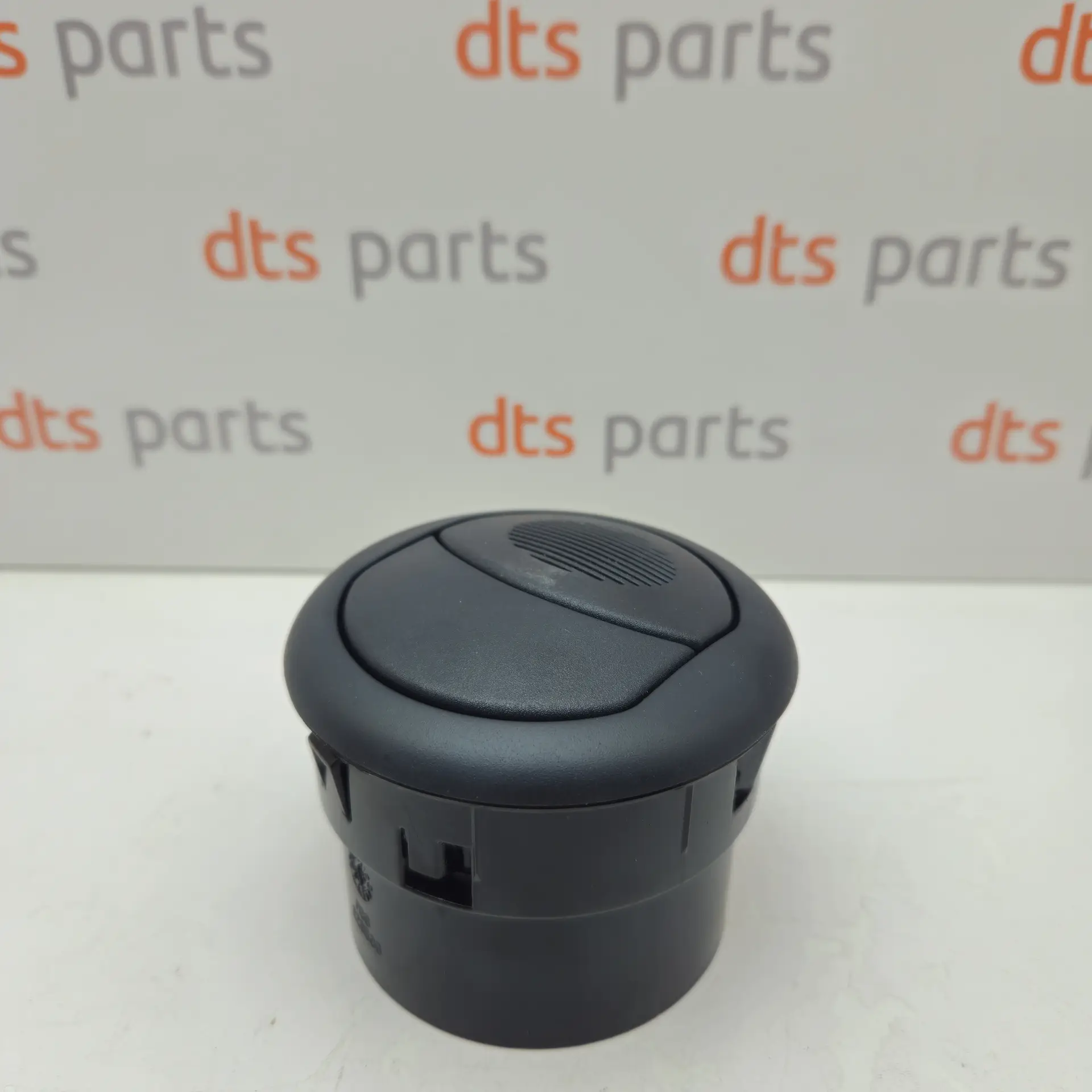 OEM Iveco 3802565 – Interior dashboard air vent