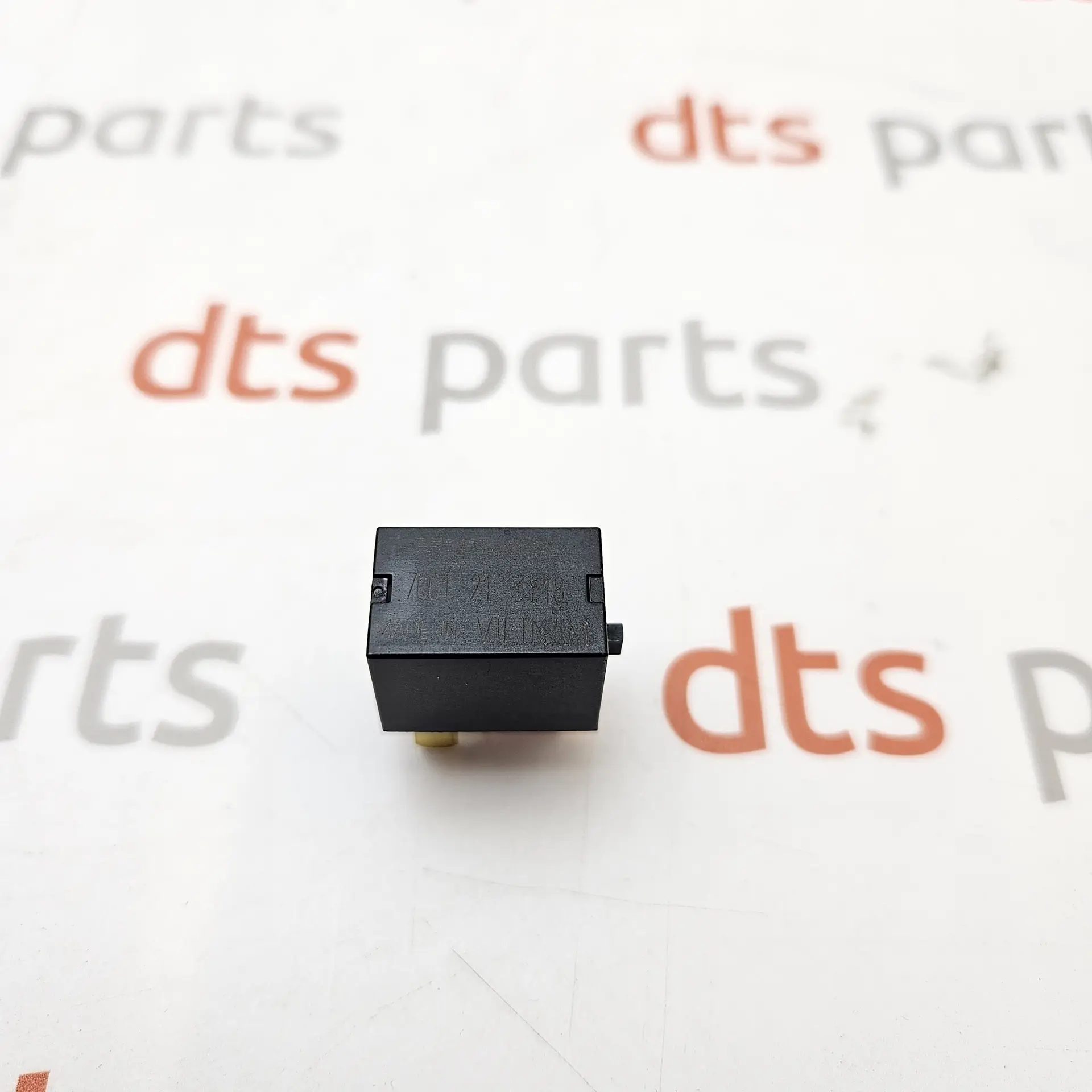 OEM Honda 39794SDAA05HAC – Relay switch