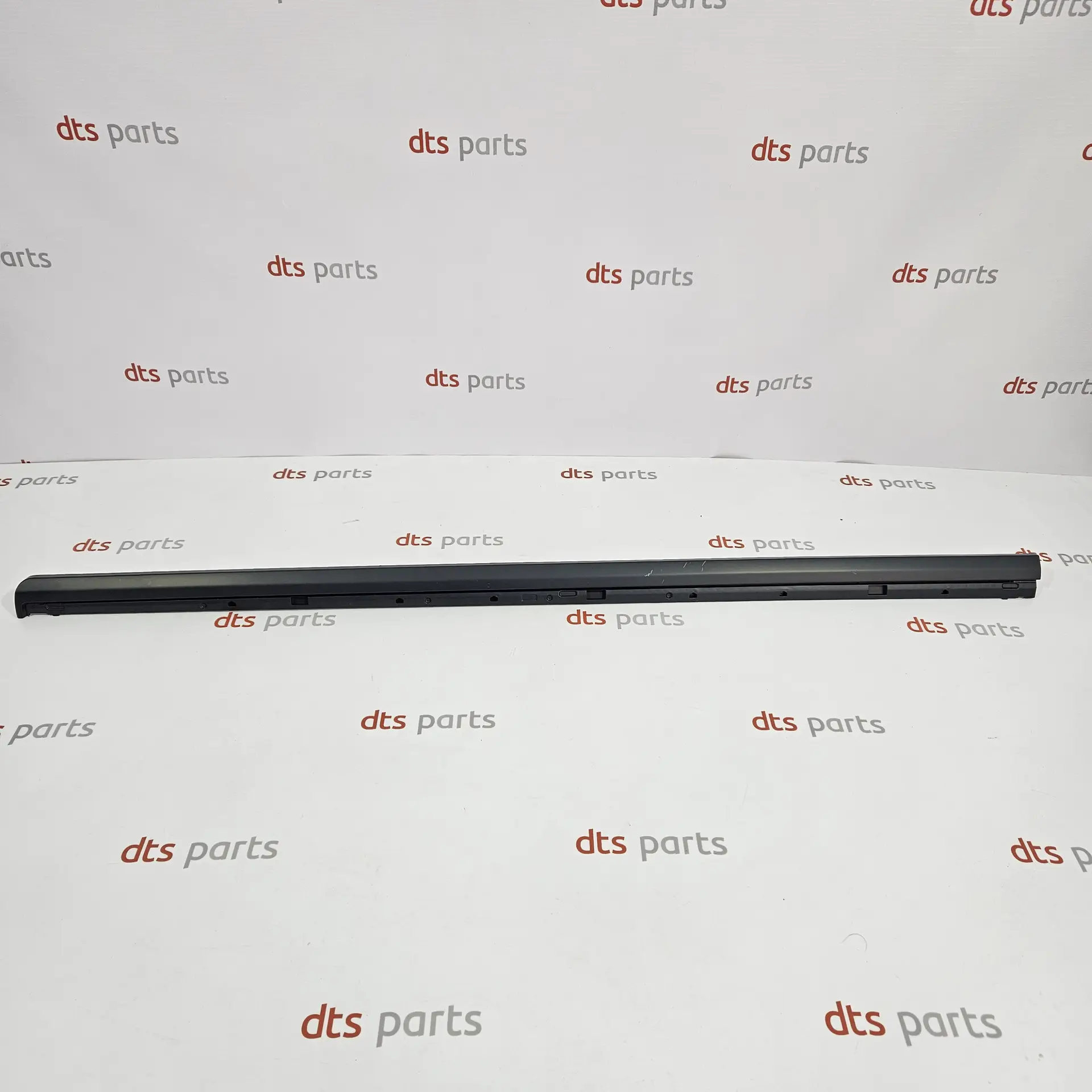OEM VAG 3AA854940GRU – Front right trim strip