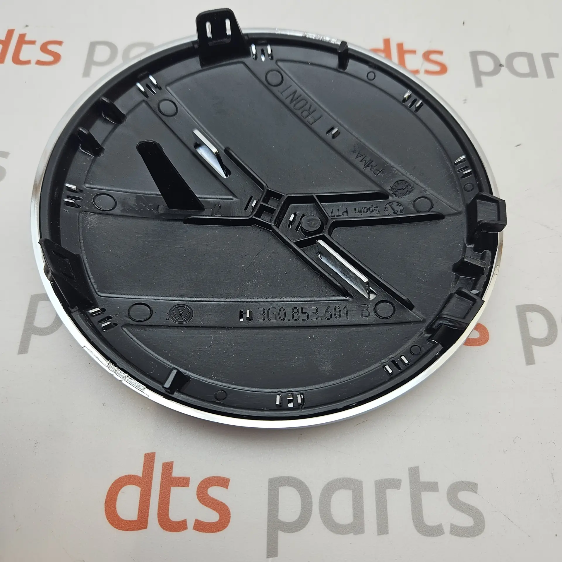 OEM Volkswagen 3G0853601BDPJ – Grille Emblem
