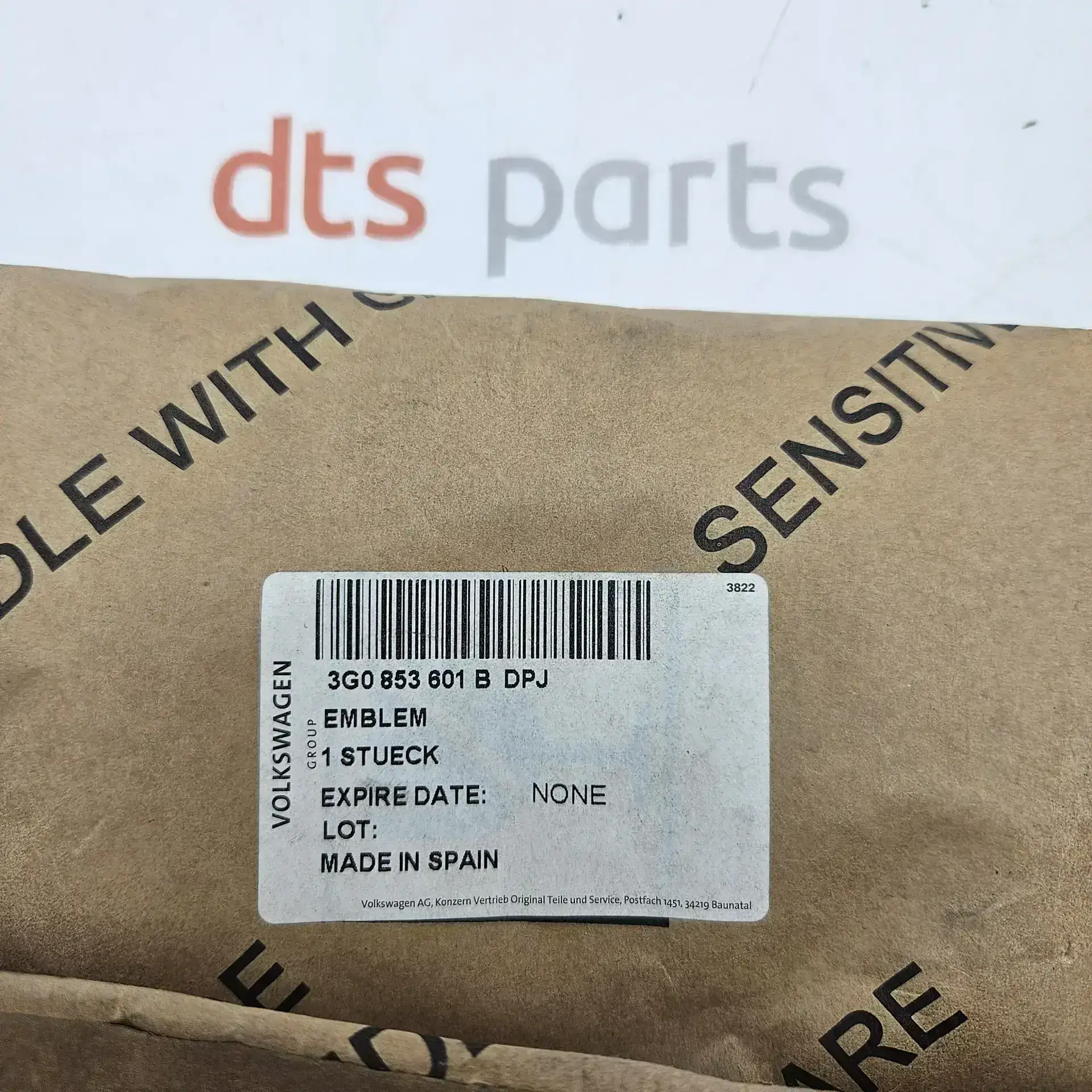 OEM Volkswagen 3G0853601BDPJ – Grille Emblem