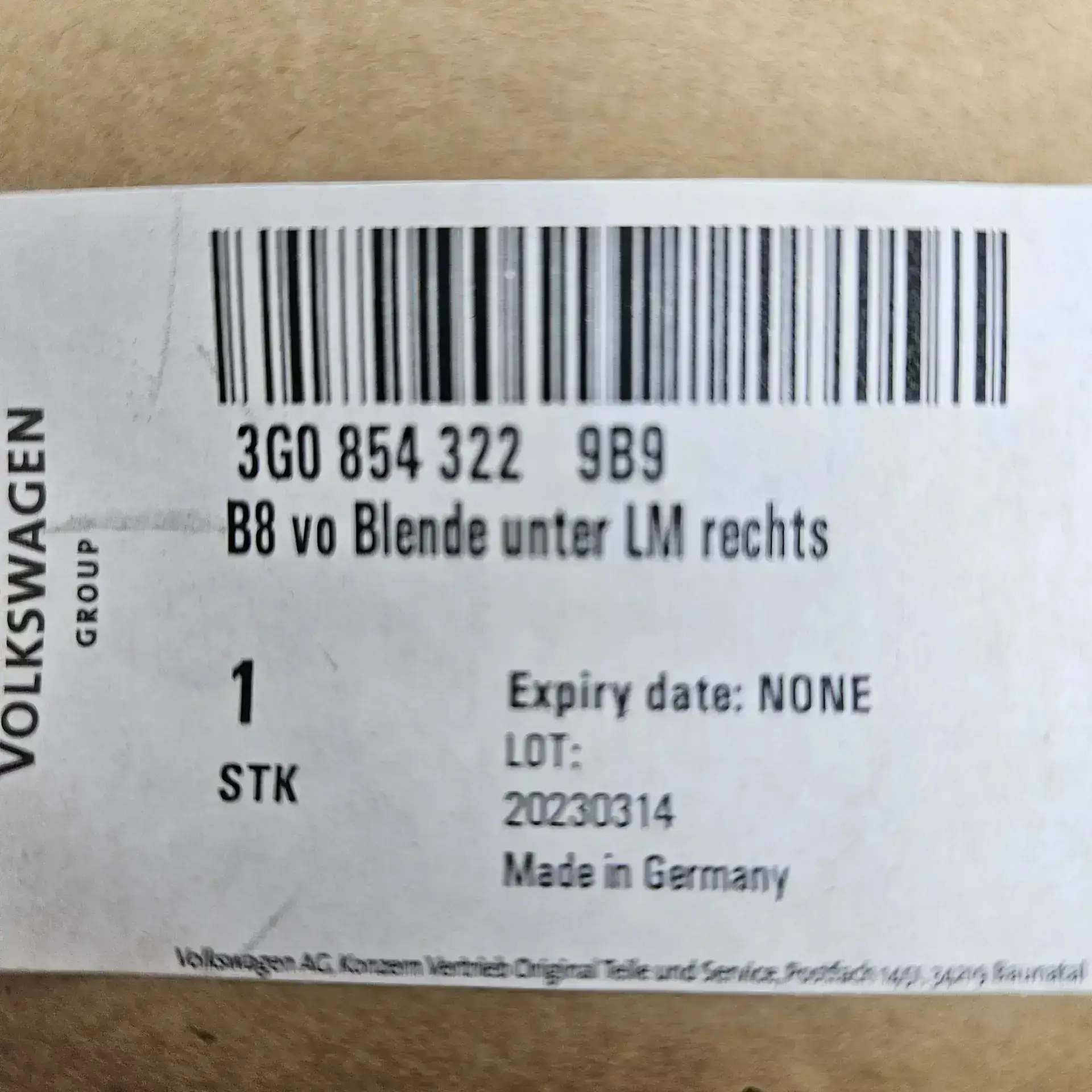 OEM Volkswagen 3G08543229B9 – Front right bumper moulding