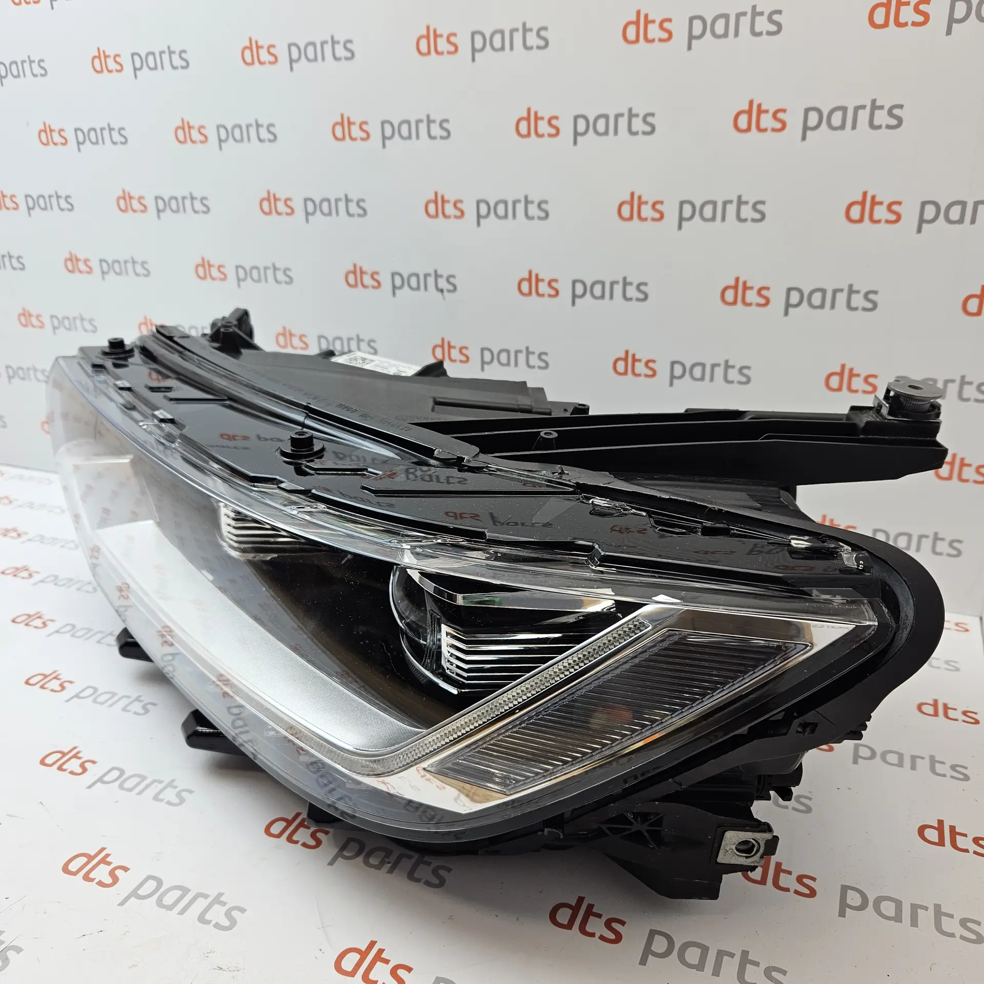 OEM VAG 3G1941113A – Led headlight left