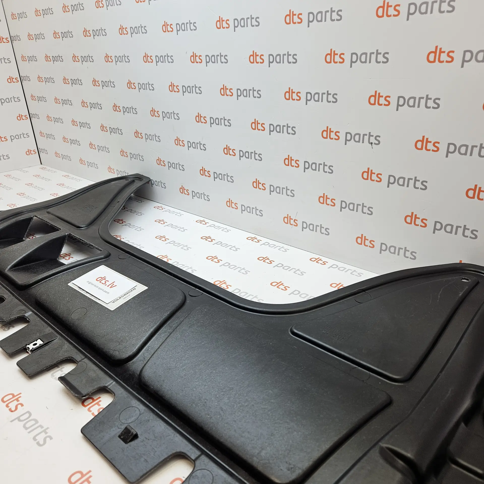 OEM VAG 3Q0825235A – Engine splash shield guard