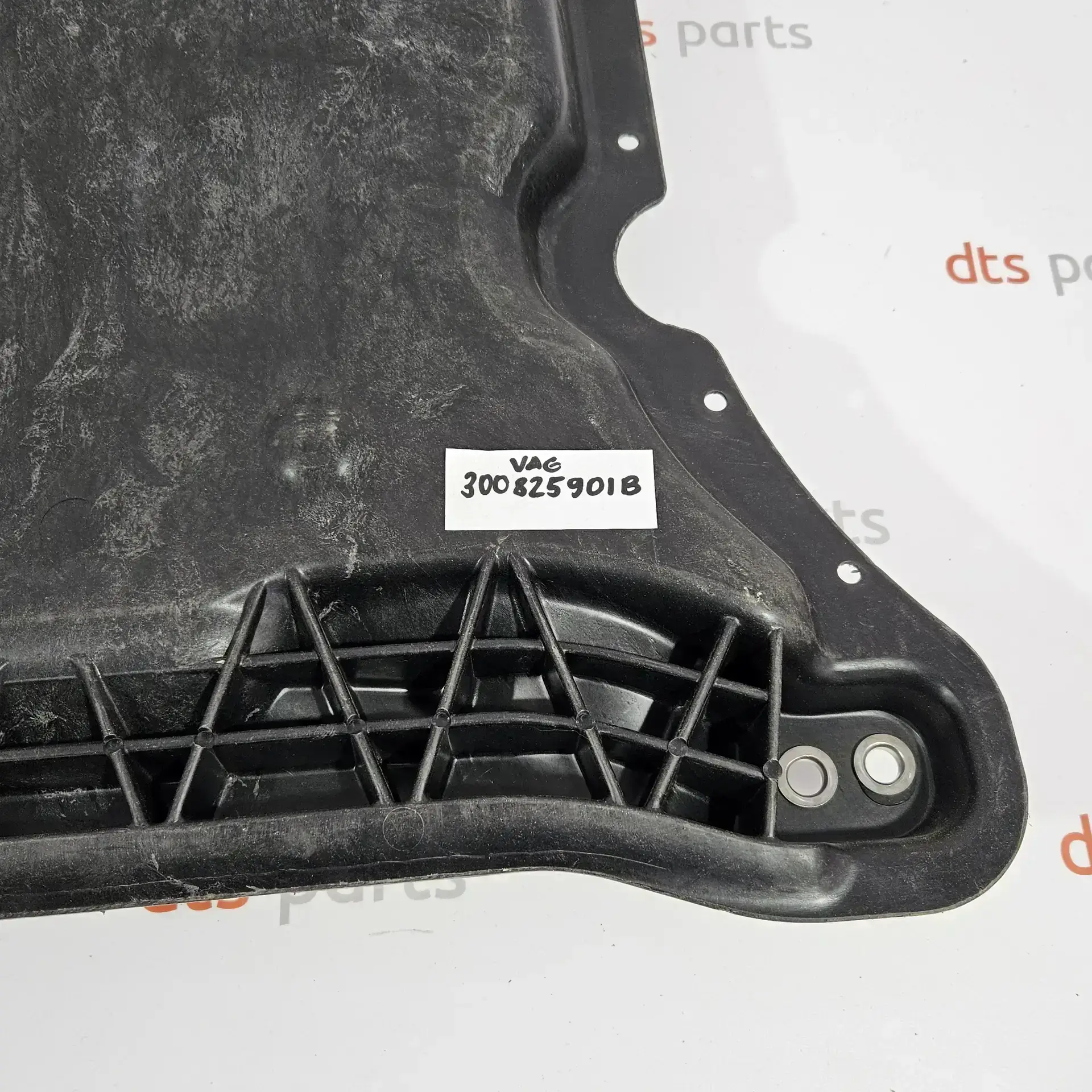 OEM VAG 3Q0825901B – Front engine splash shield