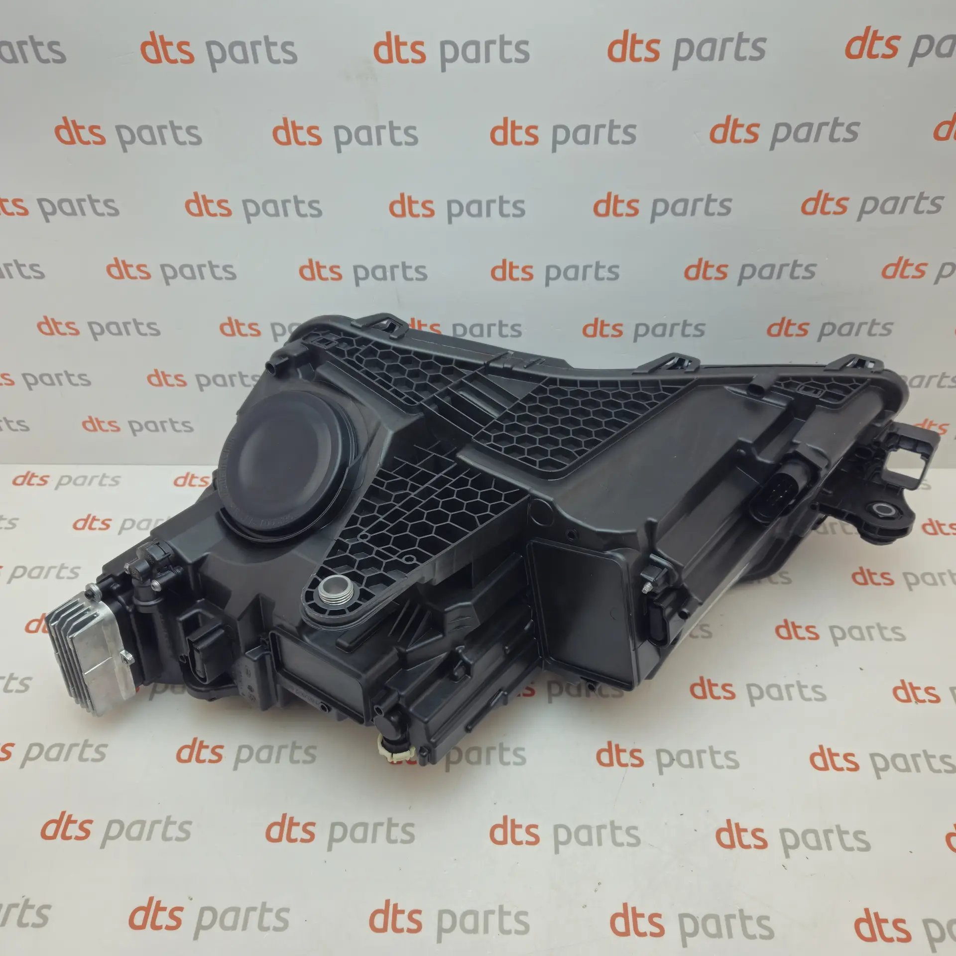OEM Skoda 3V1941016C – Front right headlight