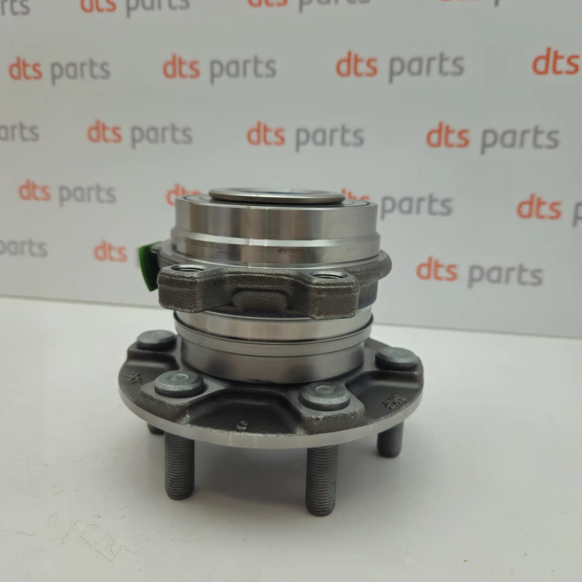 OEM Nissan/Infiniti 402024KJ3B – Wheel hub with bearing