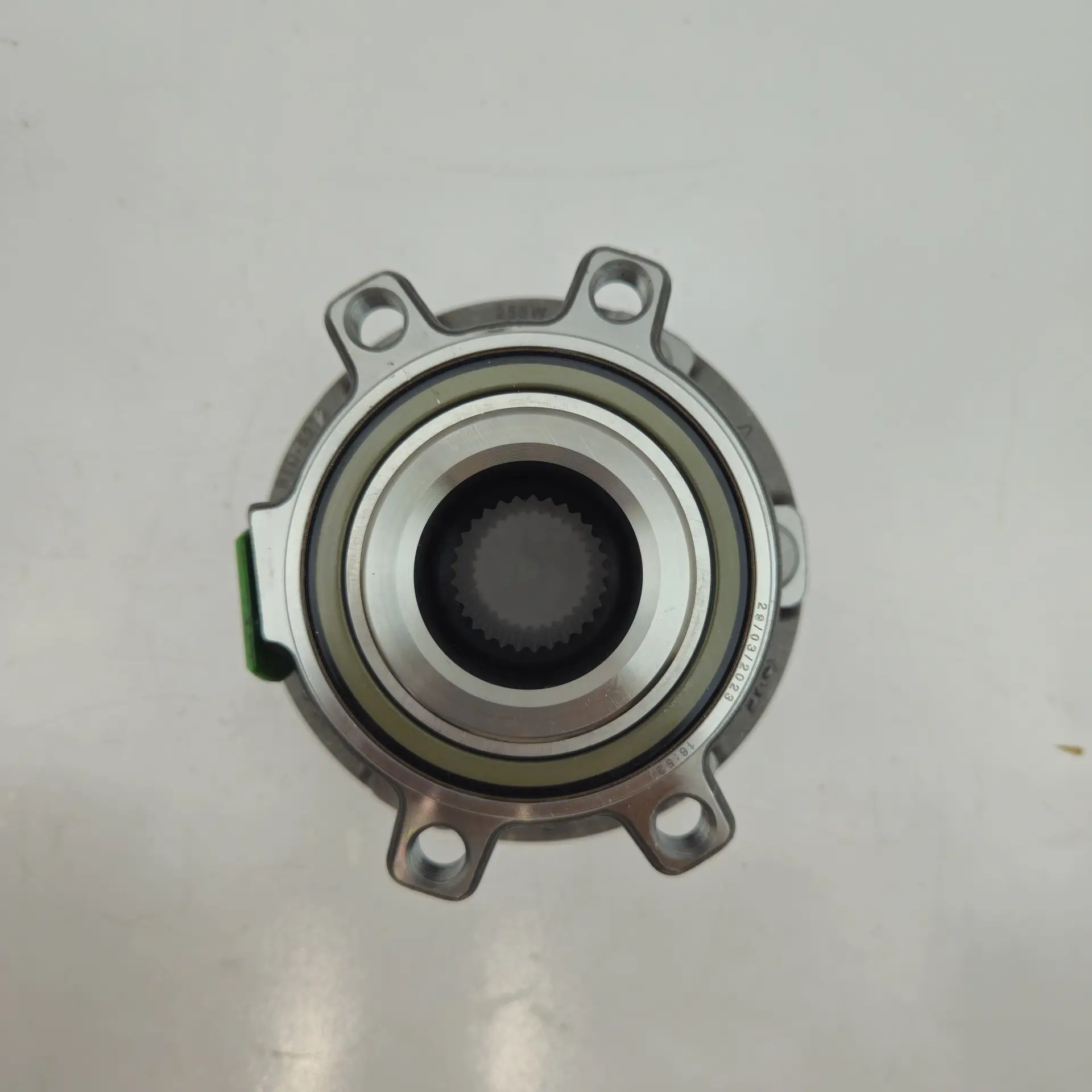 OEM Nissan/Infiniti 402024KJ3B – Wheel hub with bearing