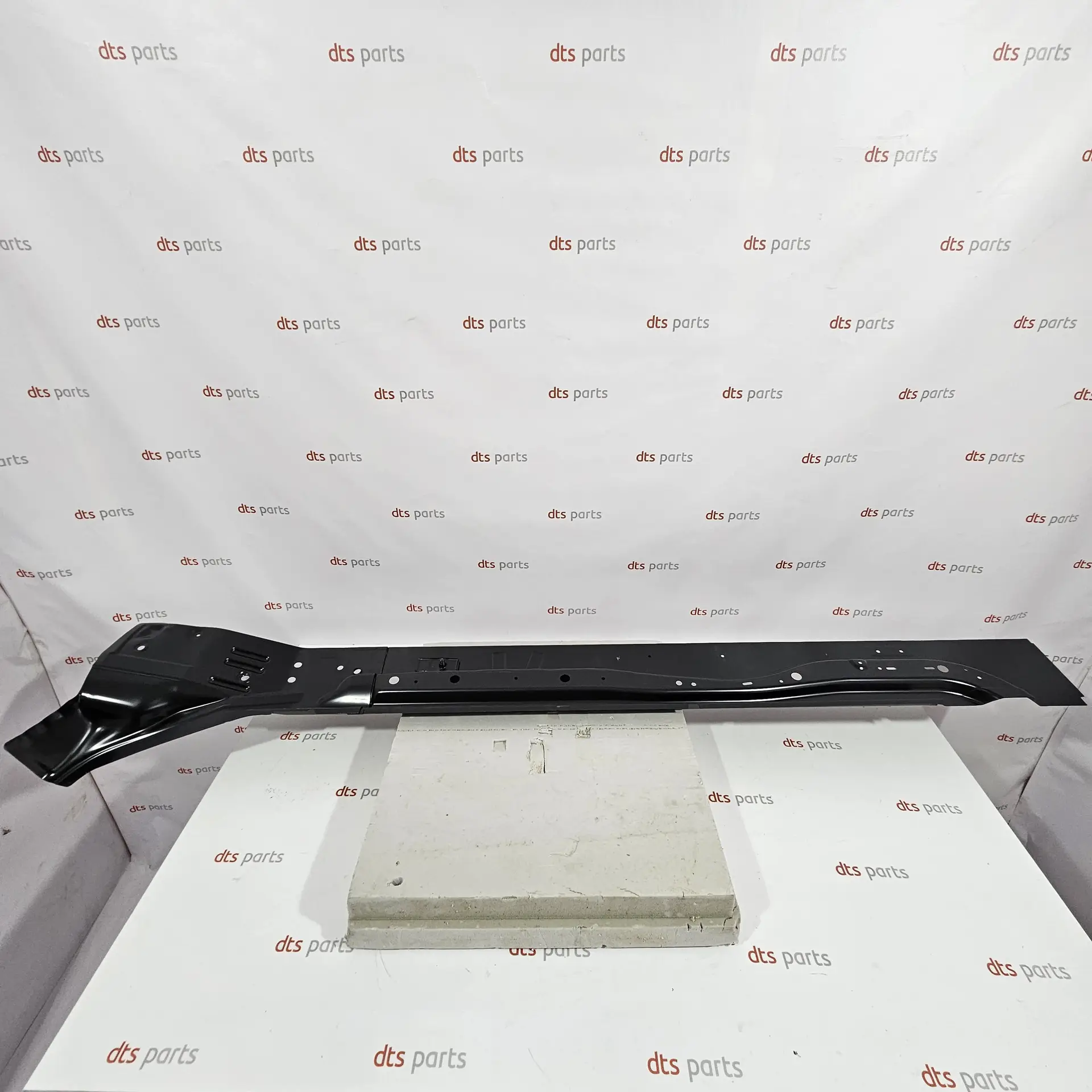 OEM BMW 41117025553 – Left side member