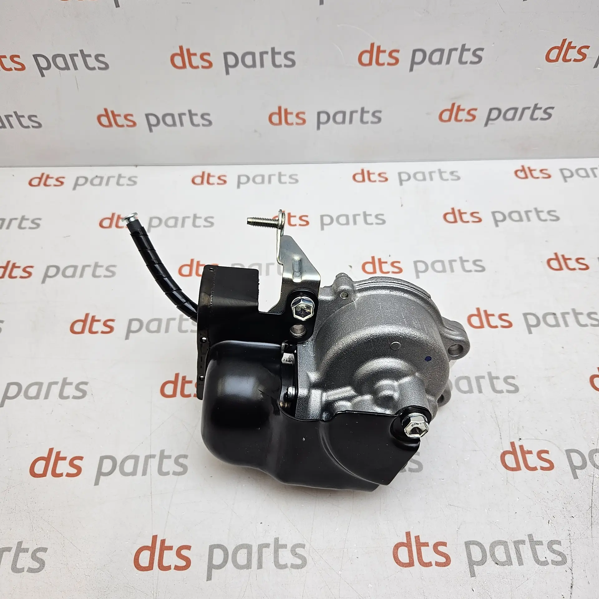 OEM Toyota 4145035031 – Rear differential lock shift actuator