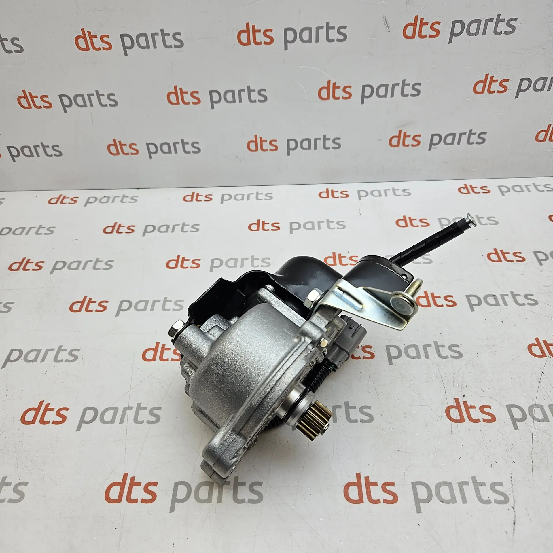 OEM Toyota 4145035031 – Rear differential lock shift actuator