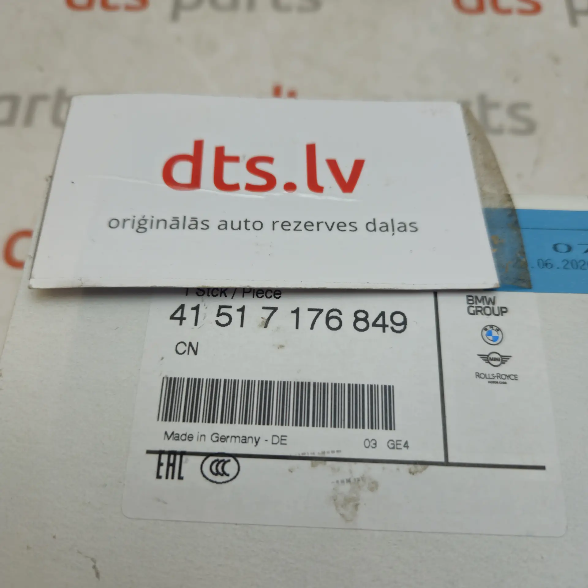 OEM BMW 41517176849 – Front left-hand driver-side lower door hinge assembly