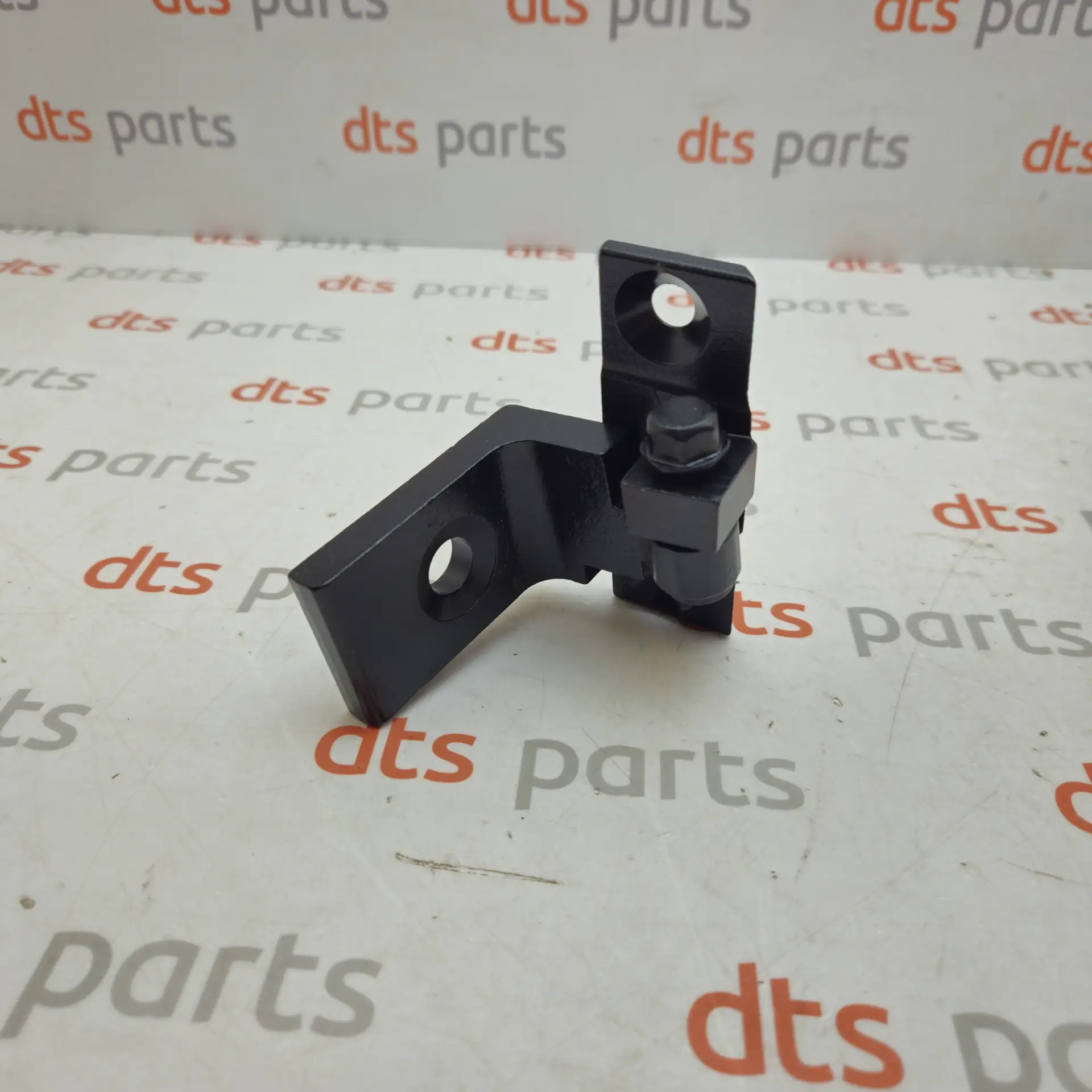 OEM BMW 41517176849 – Front left-hand driver-side lower door hinge assembly