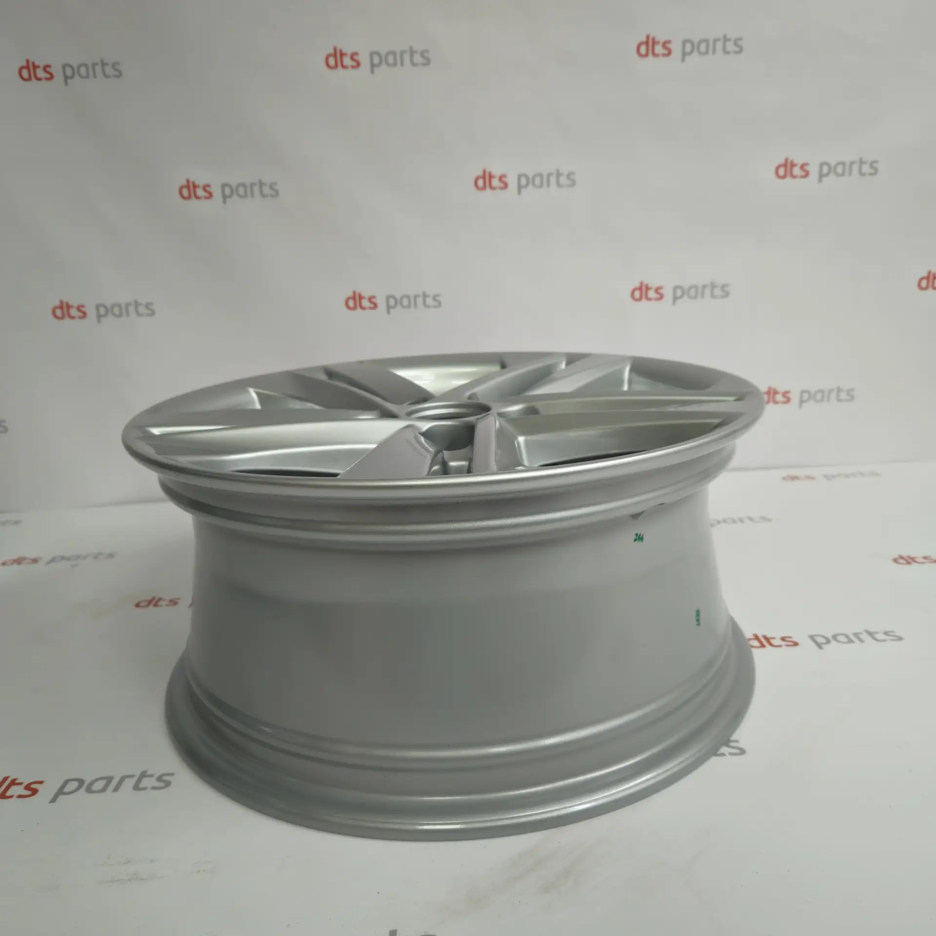 OEM Toyota 4261102R20 – Alloy rim R16