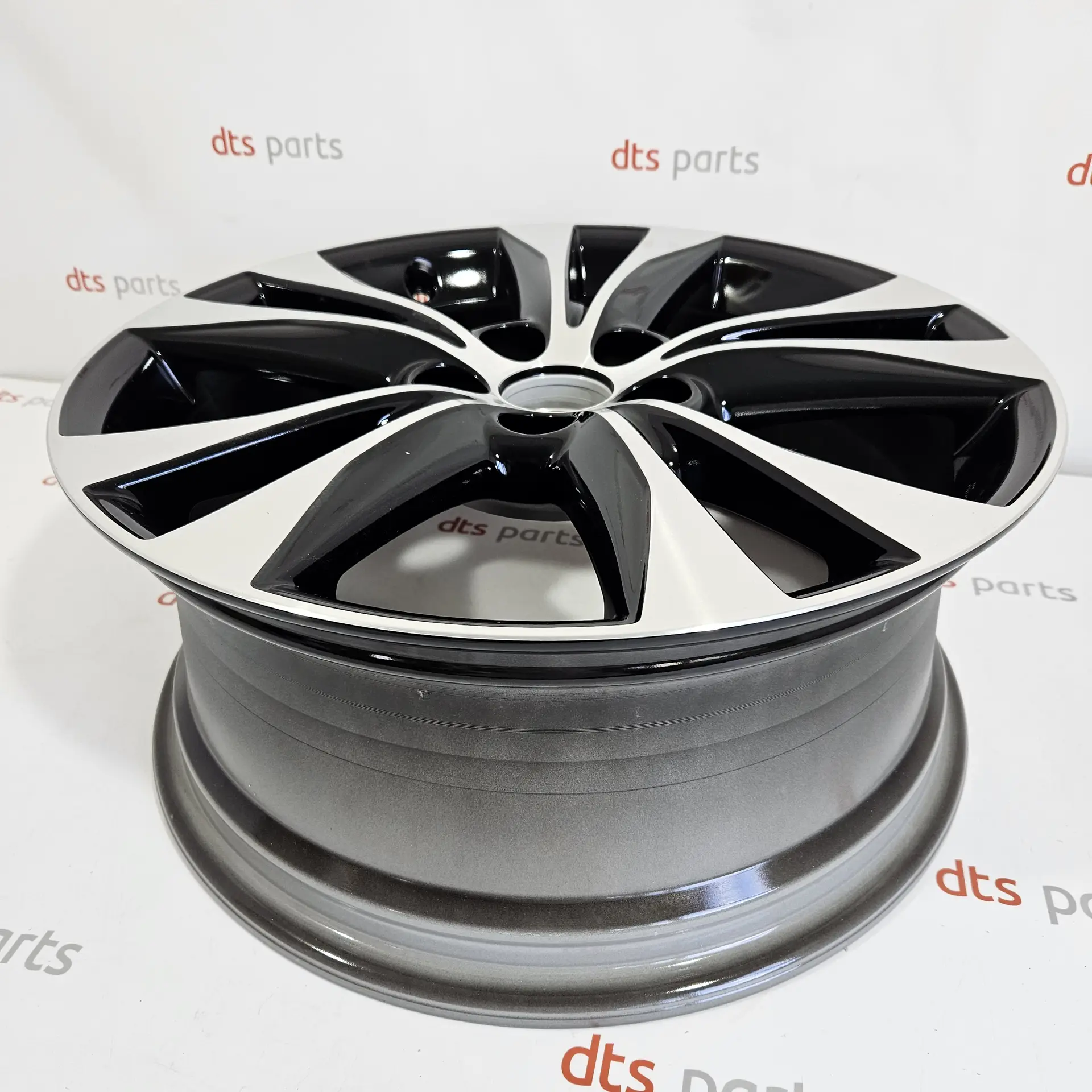 OEM Toyota 4261142561 – Front or rear alloy wheel rim 18-inch