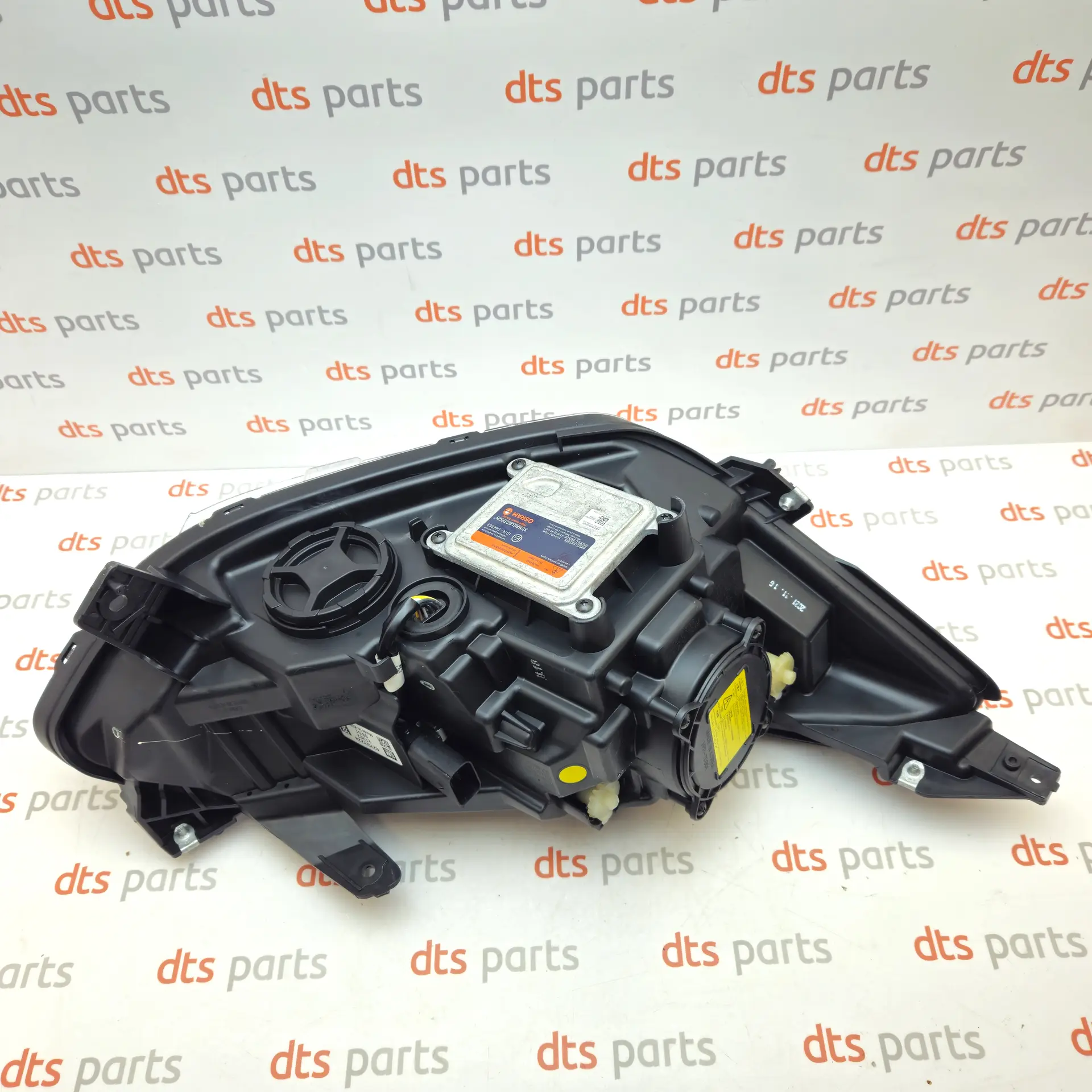 OEM GM 42703228 – Left headlight