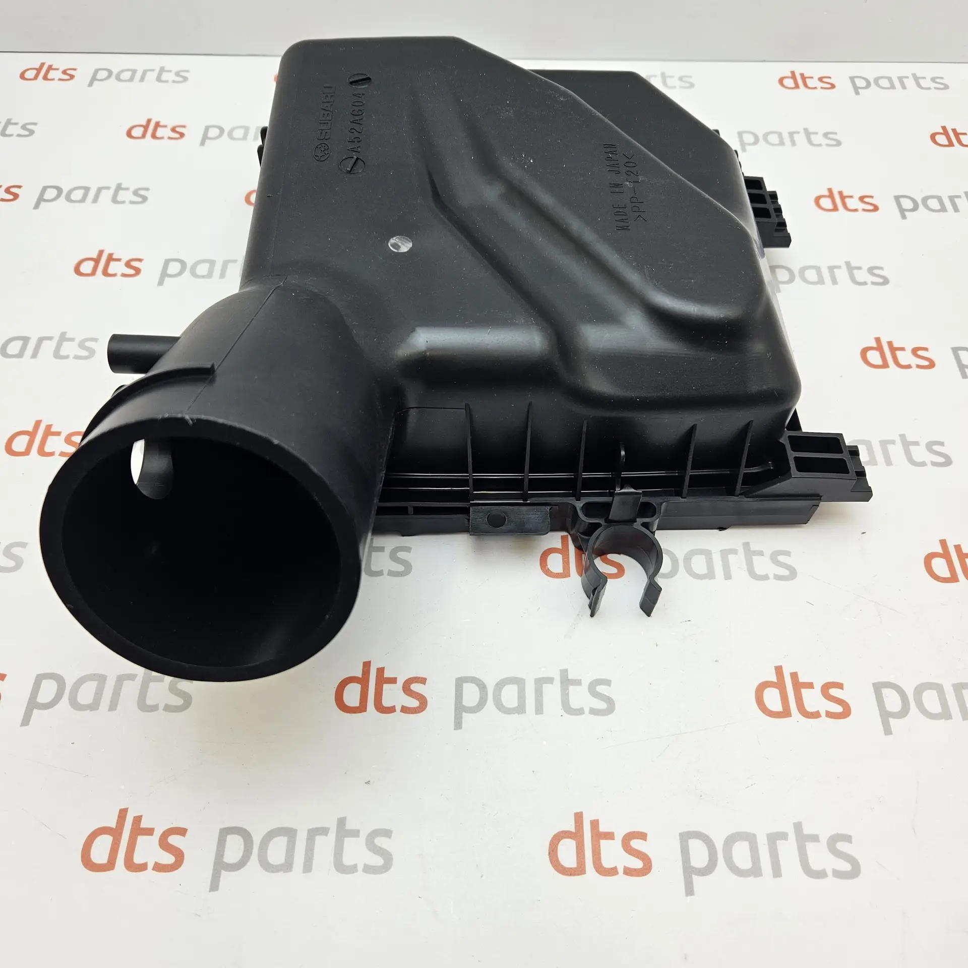 OEM Subaru 46052AG040 – Air filter box