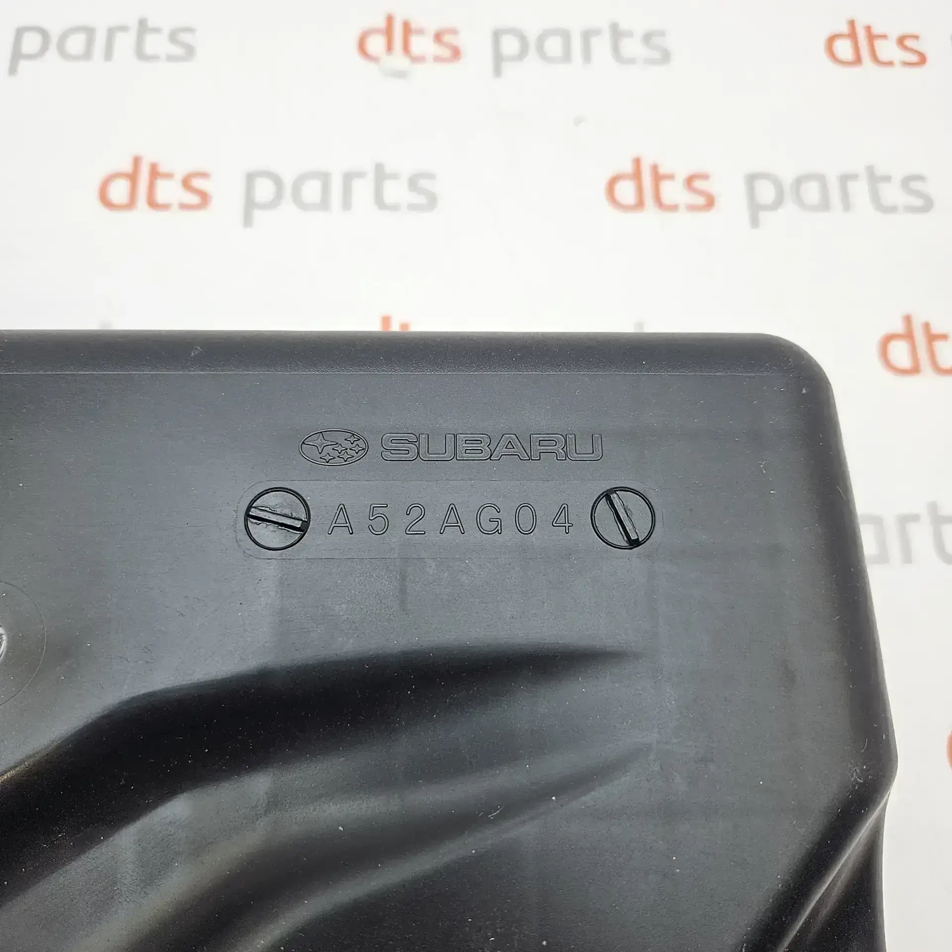 OEM Subaru 46052AG040 – Air filter box
