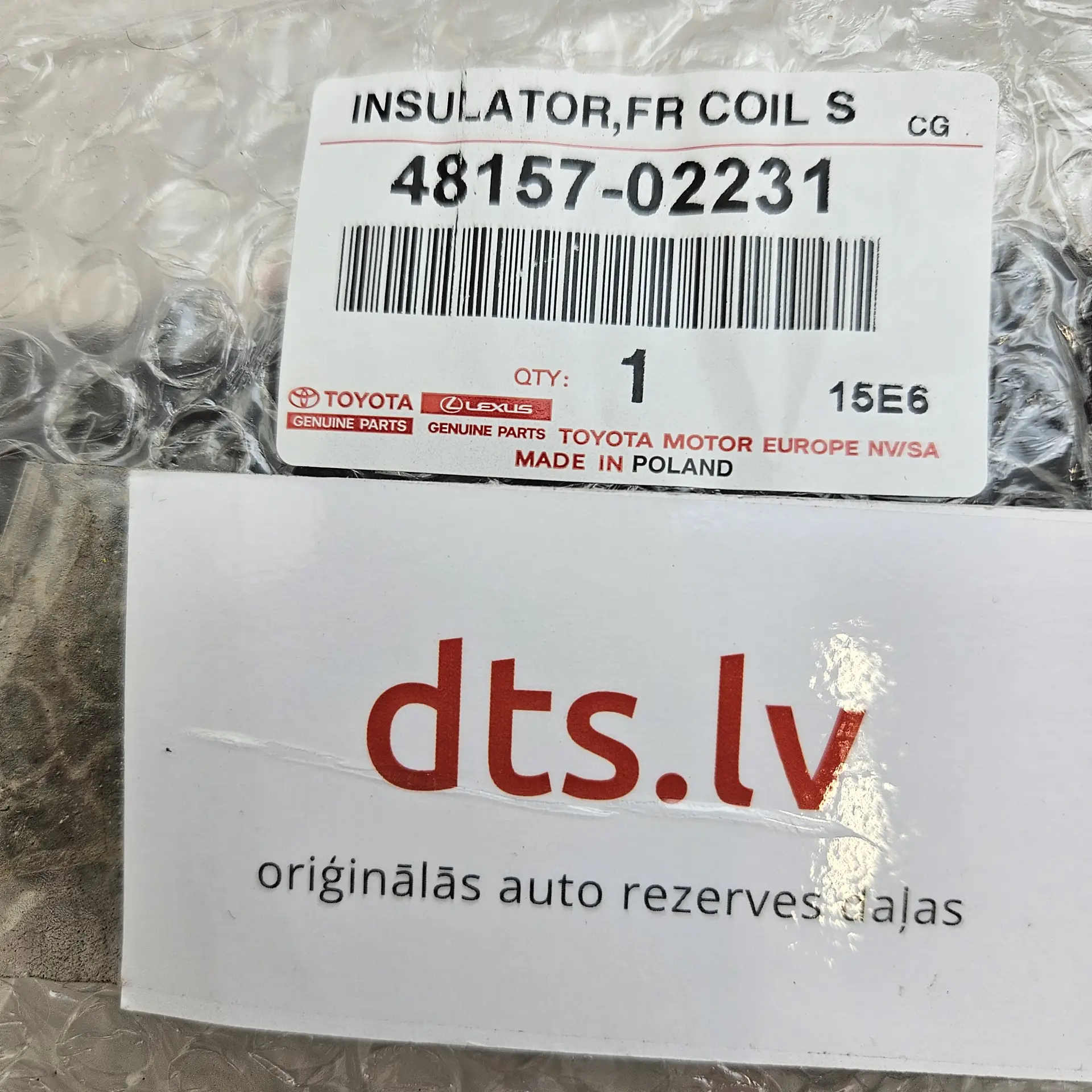 OEM Toyota 4815702231 – Front suspension coil spring upper insulator