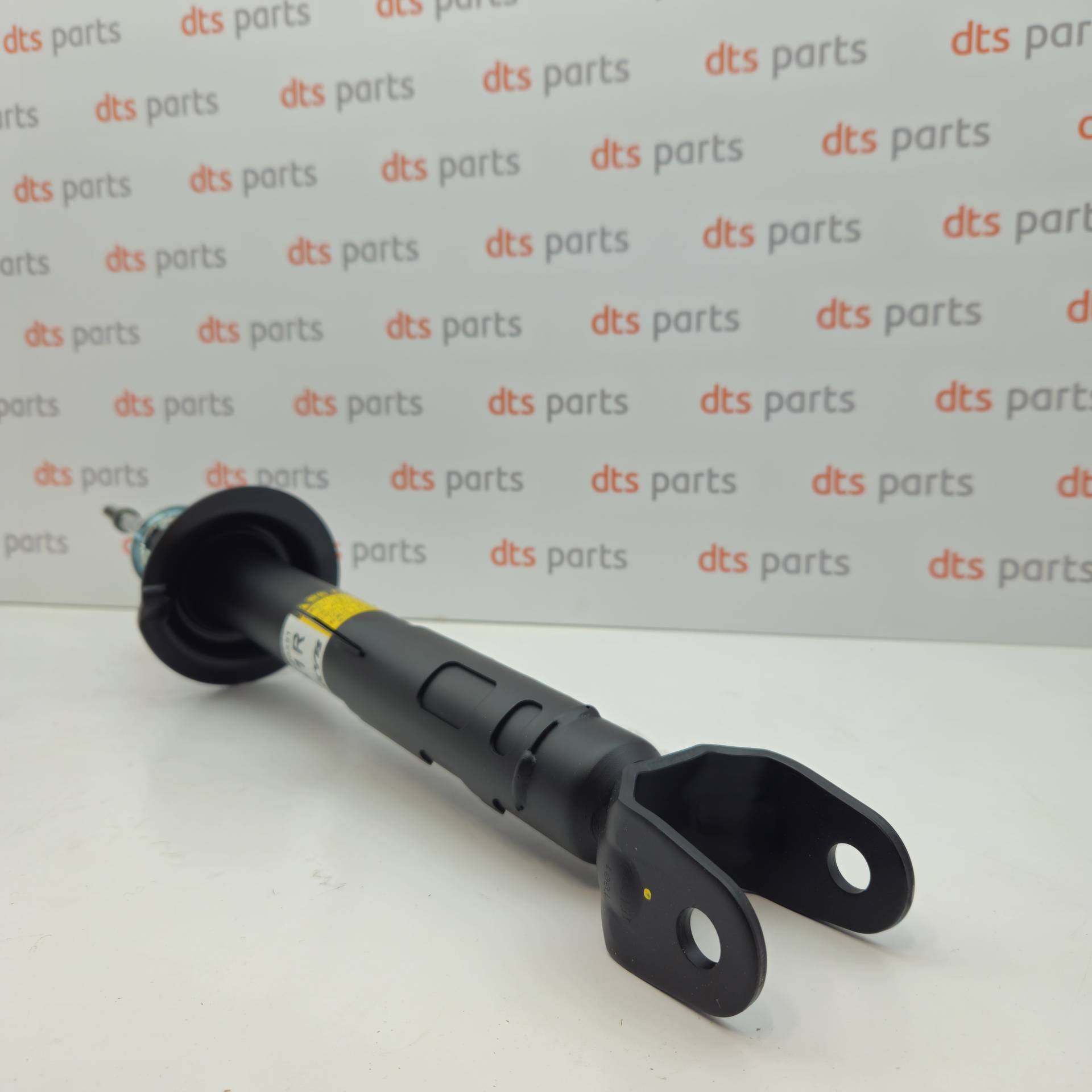 OEM Toyota/Lexus 4851080678 – Front, right suspension strut