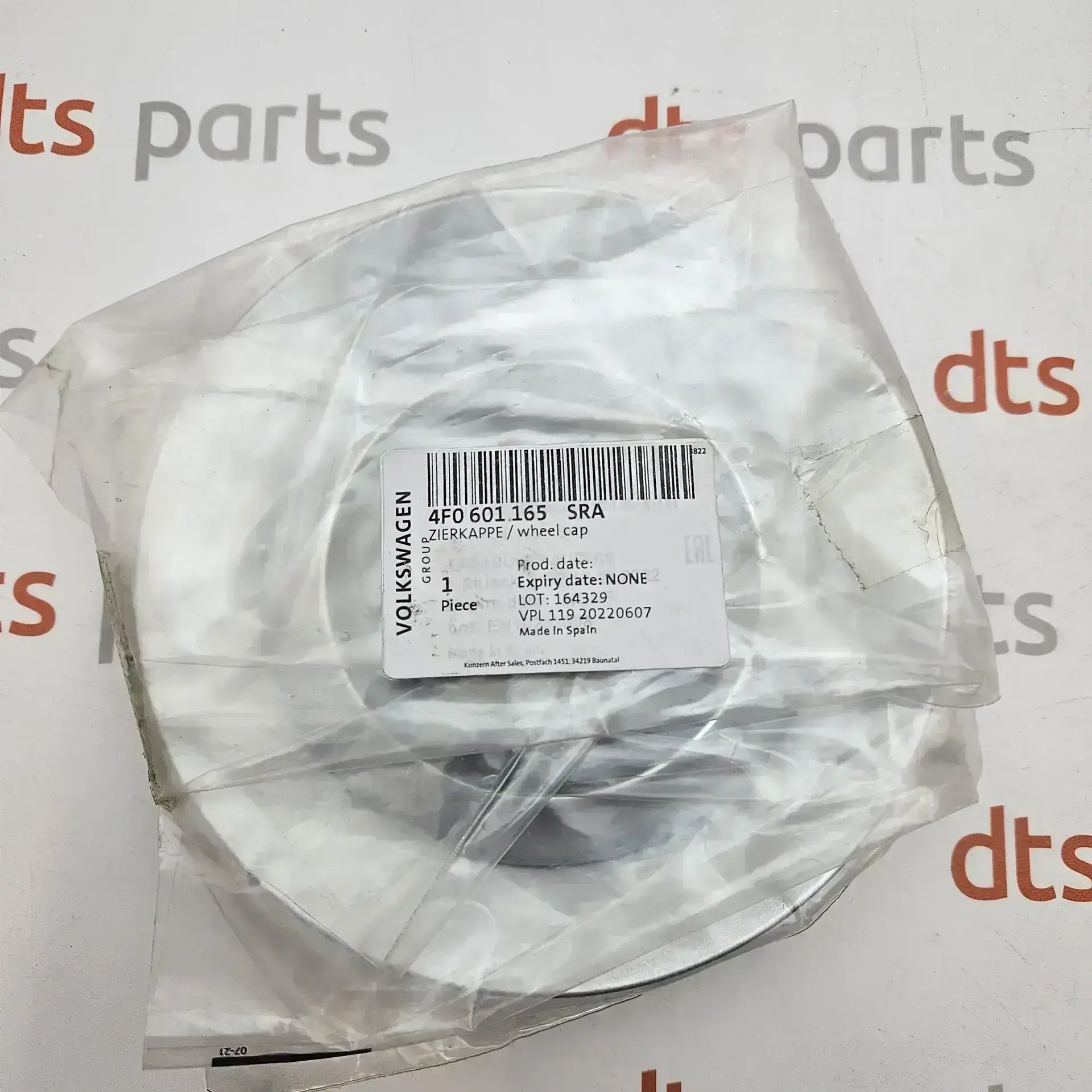 OEM VAG 4F0601165SRA – Center cap for Wheels