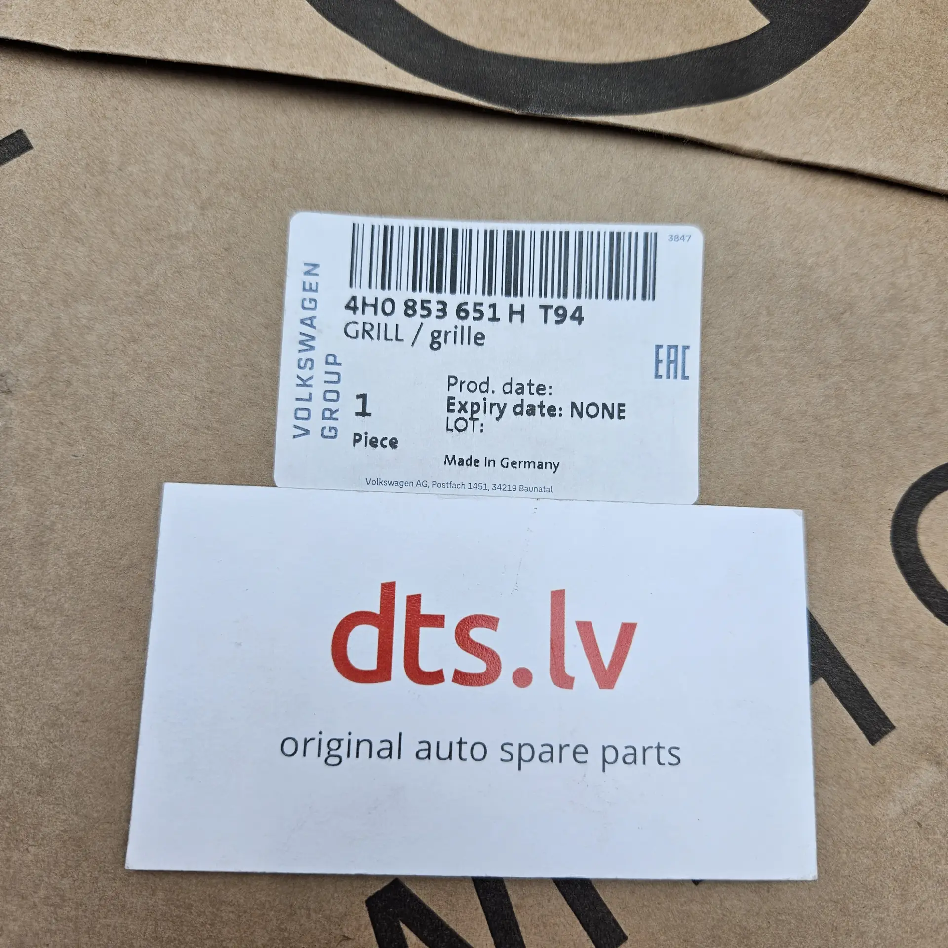 OEM VAG 4H0853651HT94 – Front radiator grille
