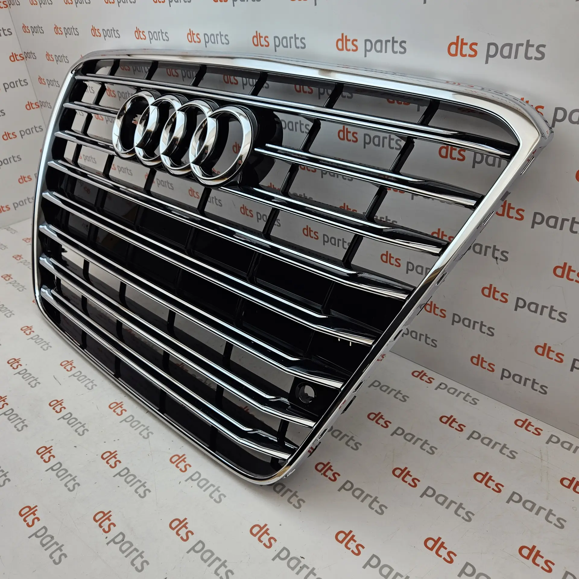 OEM VAG 4H0853651HT94 – Front radiator grille