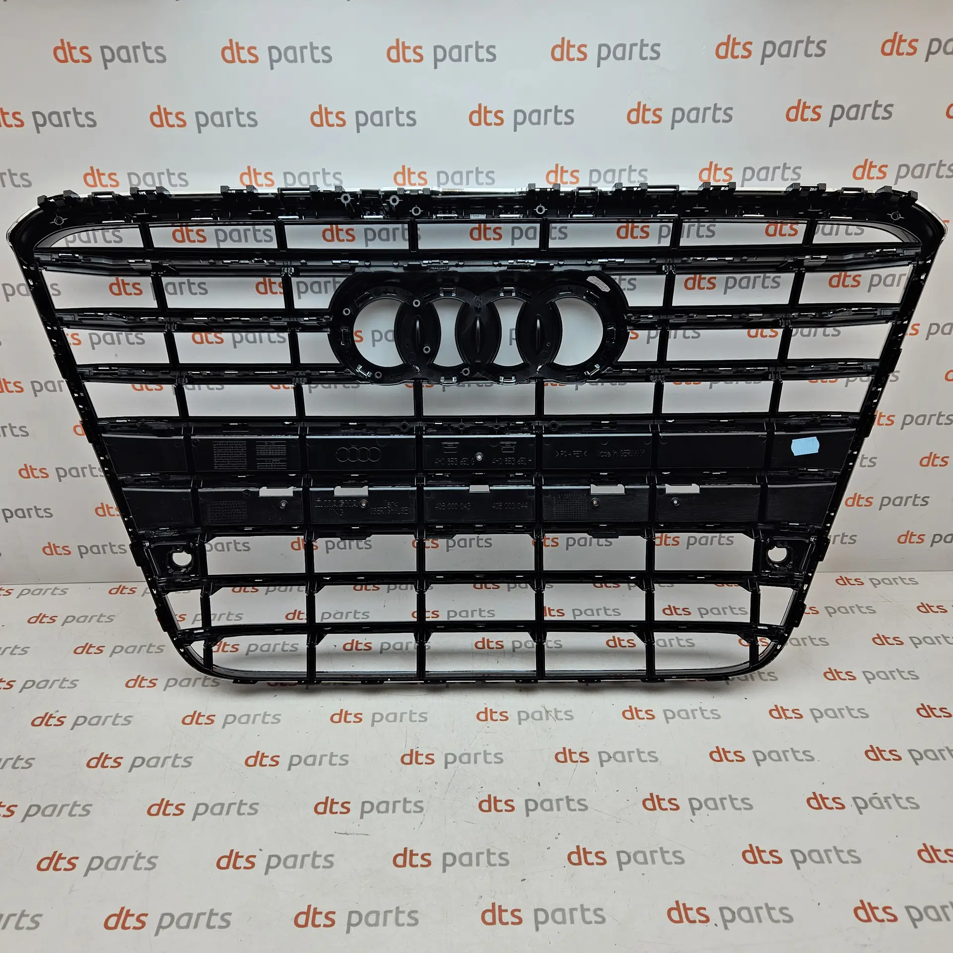 OEM VAG 4H0853651HT94 – Front radiator grille